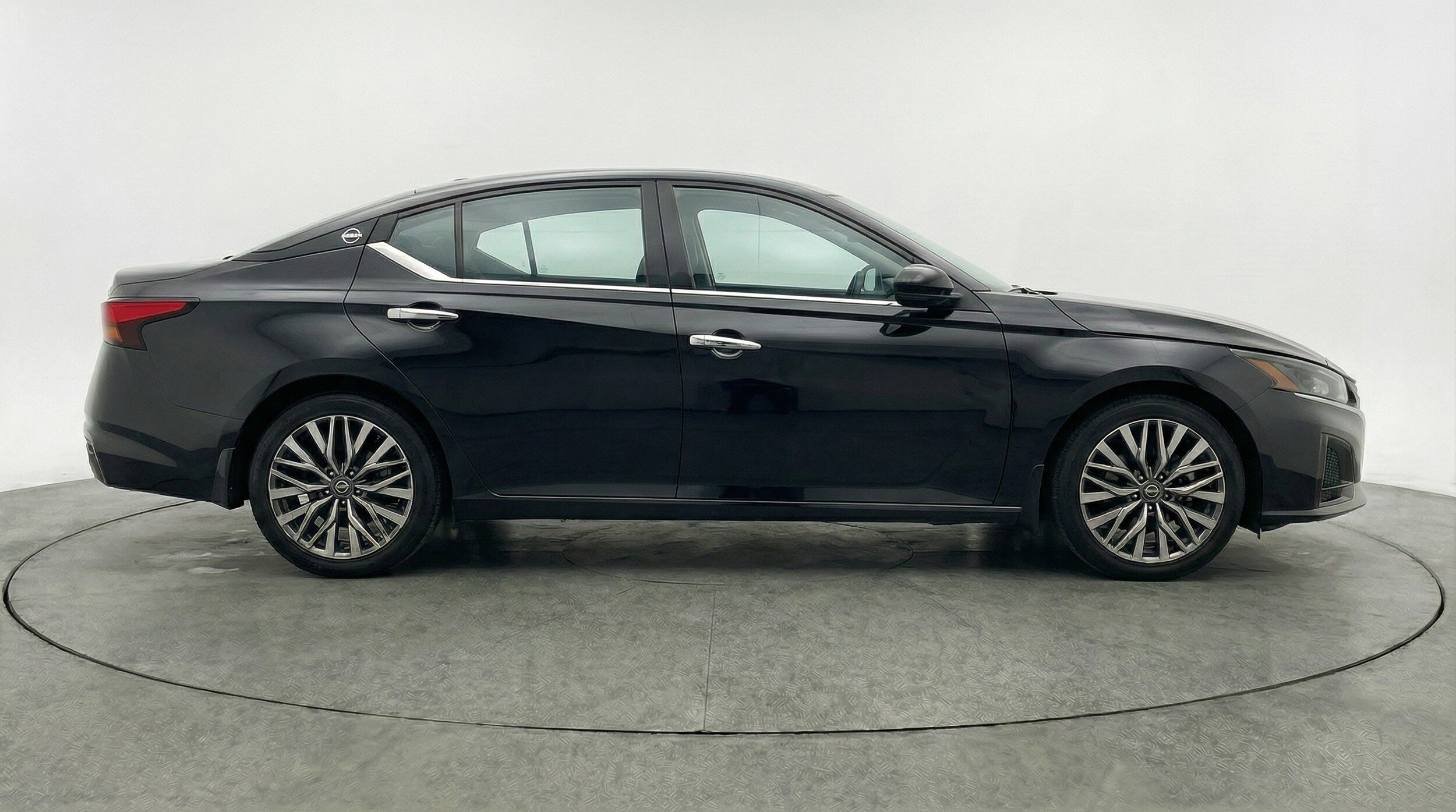 Thumbnail: 2025 Nissan Altima - 11