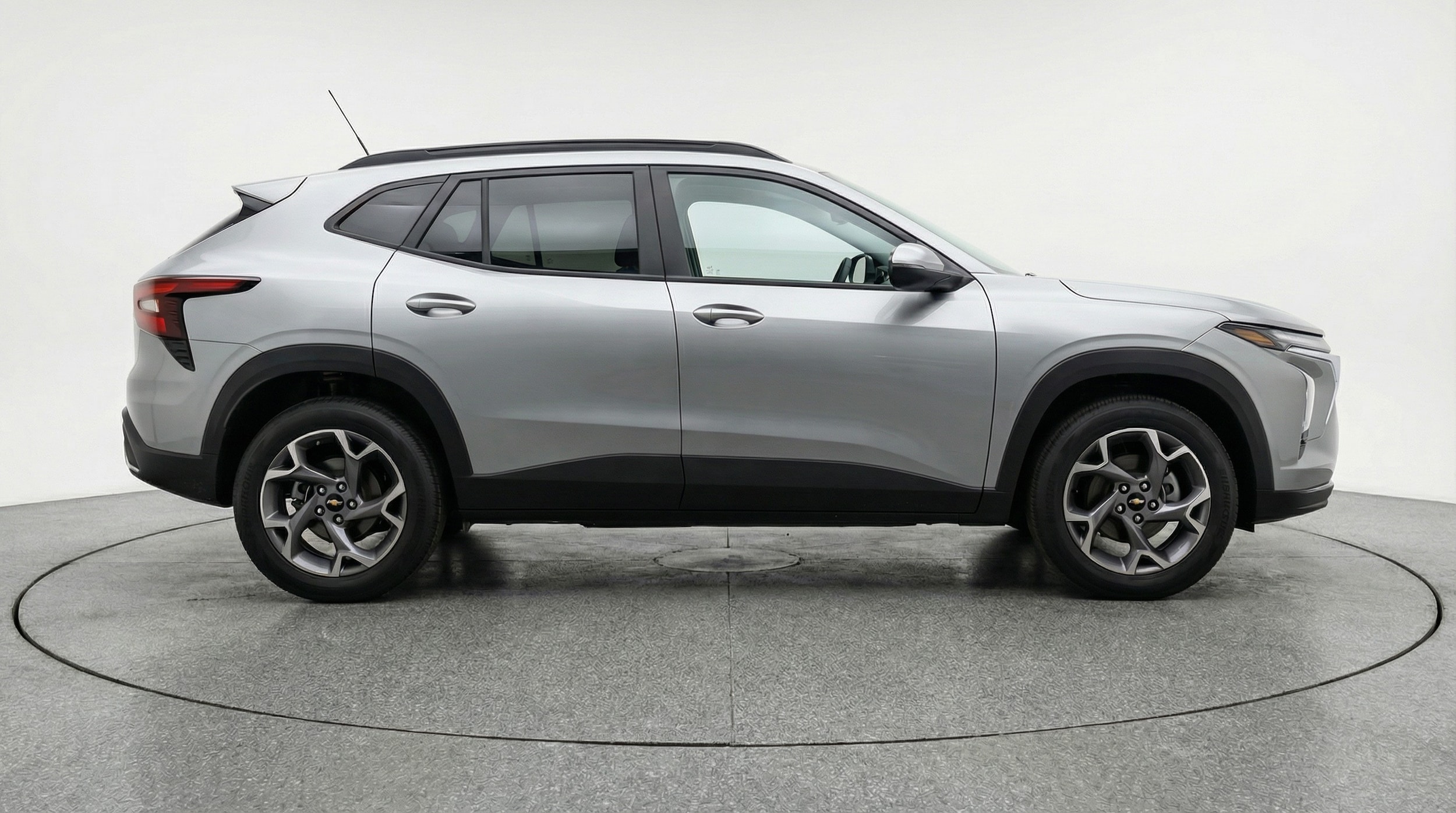 Thumbnail: 2025 Chevrolet Trax - 8