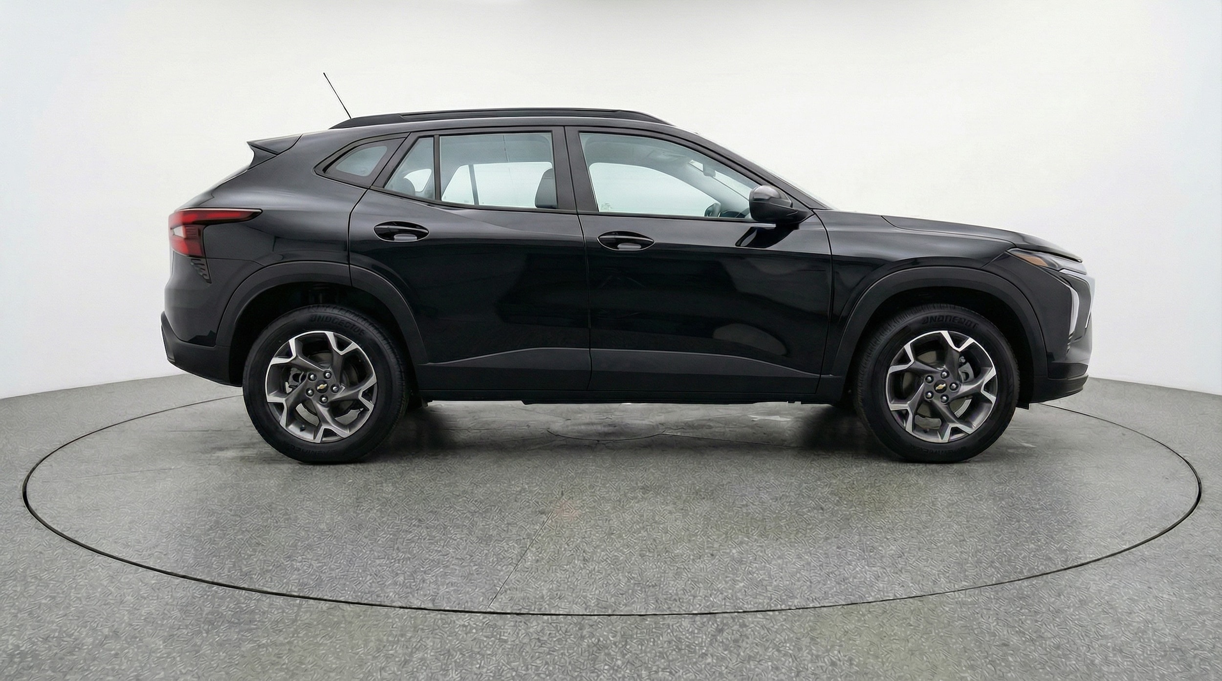 Thumbnail: 2025 Chevrolet Trax - 8