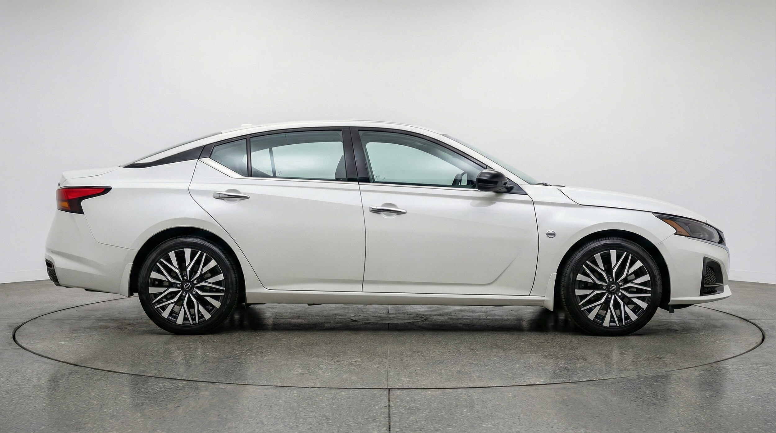 Thumbnail: 2025 Nissan Altima - 8