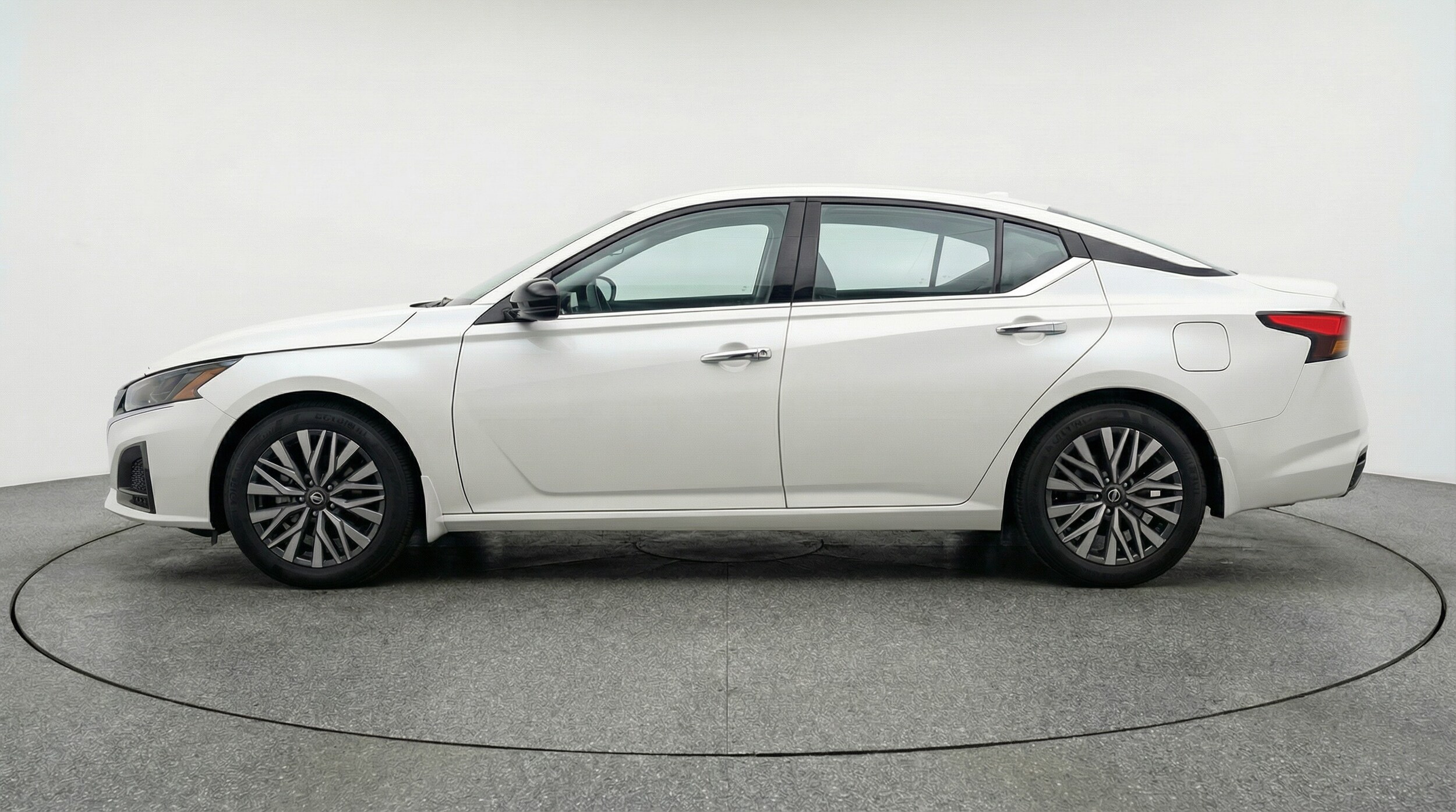 Thumbnail: 2025 Nissan Altima - 4