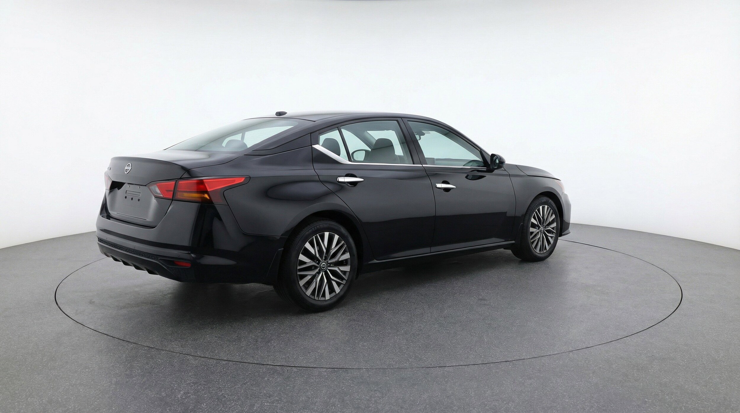 Thumbnail: 2025 Nissan Altima - 9