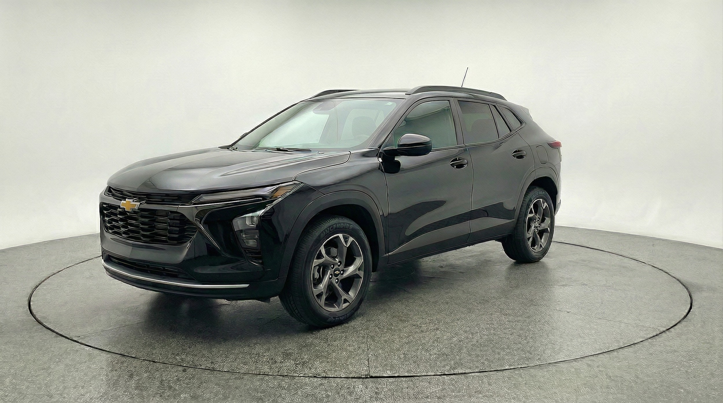 Thumbnail: 2025 Chevrolet Trax - 3