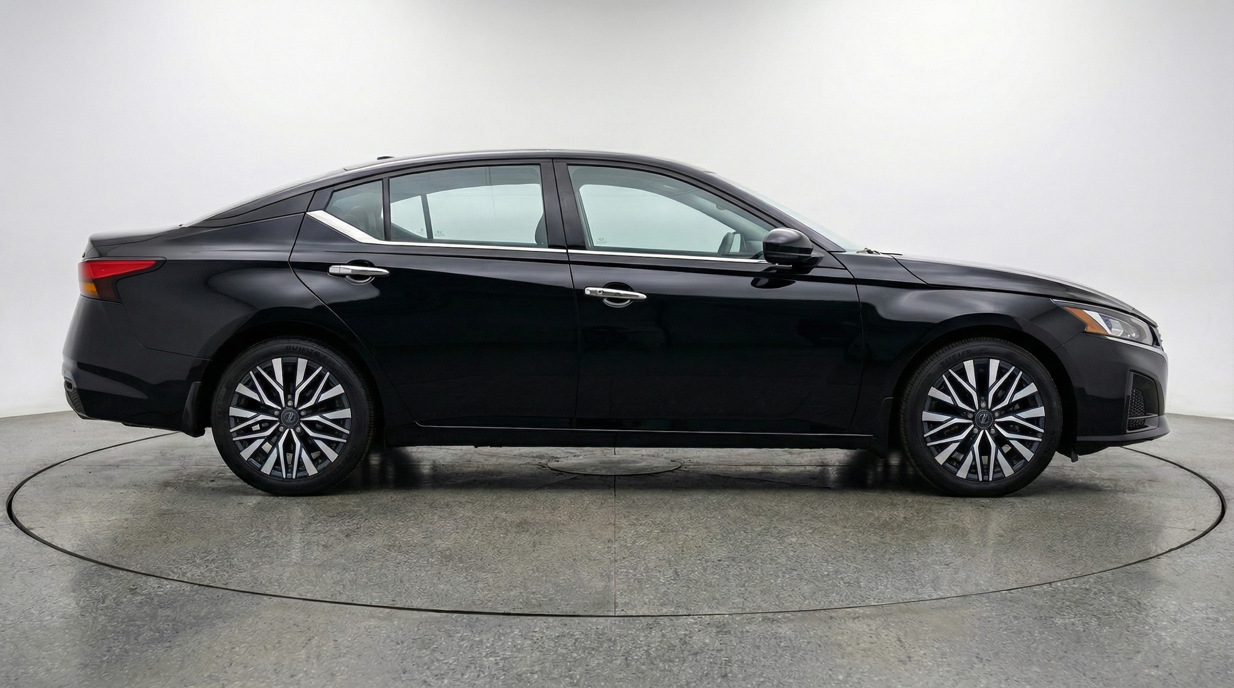 Thumbnail: 2025 Nissan Altima - 8