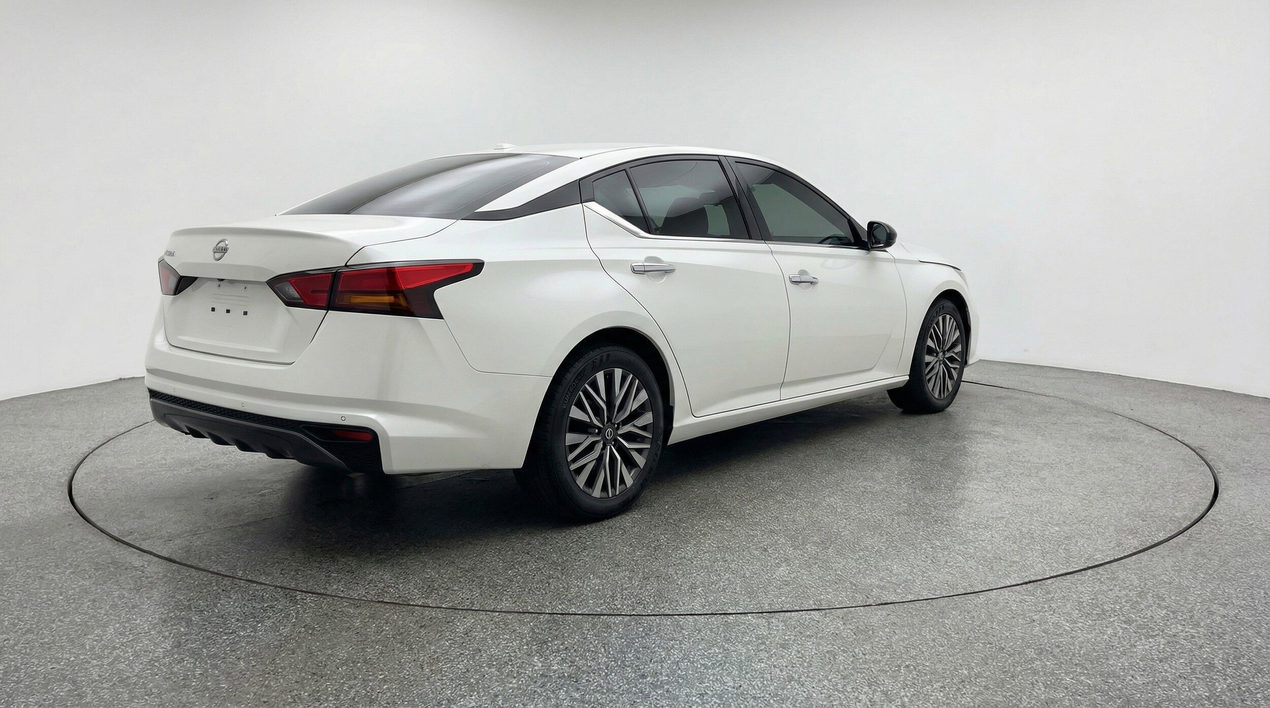 Thumbnail: 2025 Nissan Altima - 9