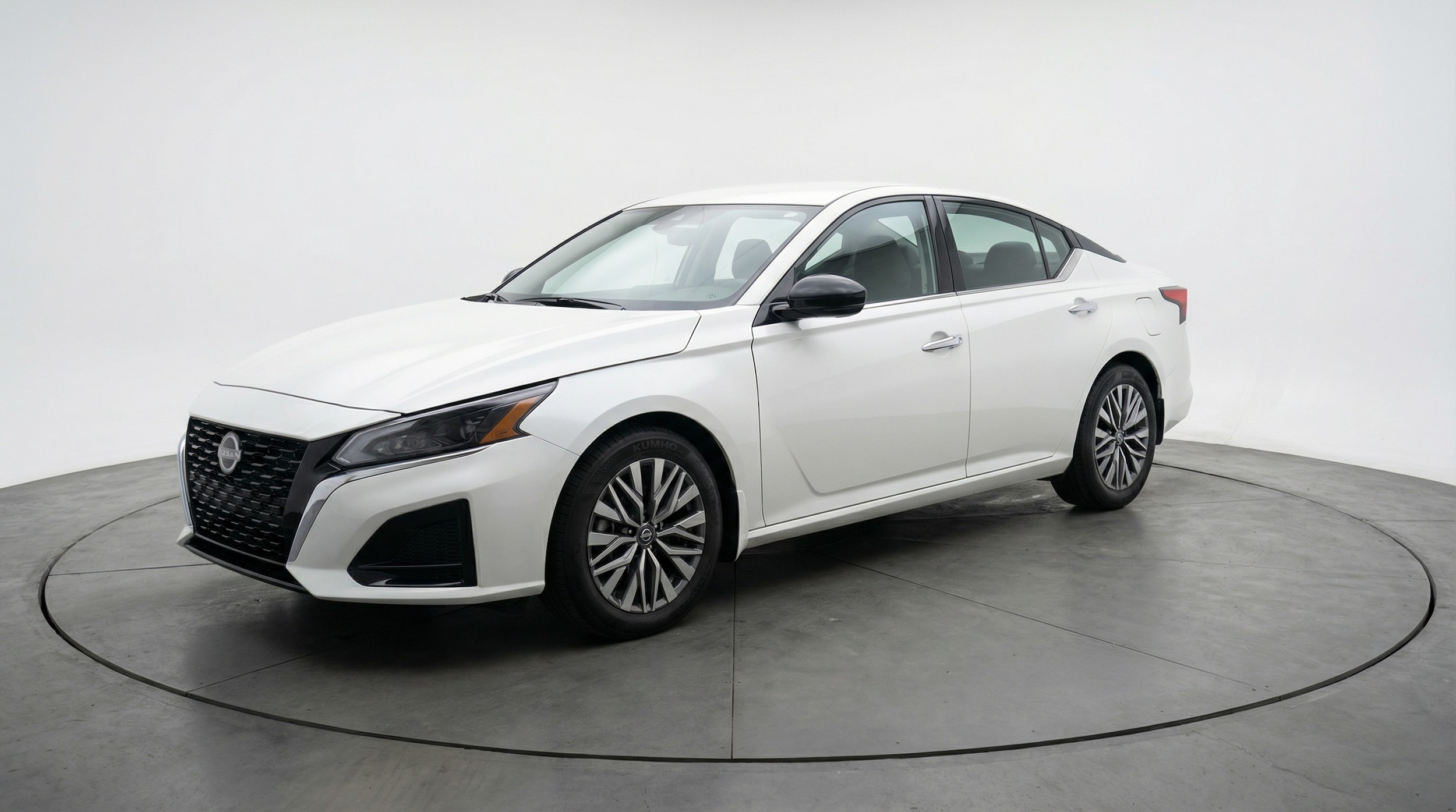 Thumbnail: 2025 Nissan Altima - 3