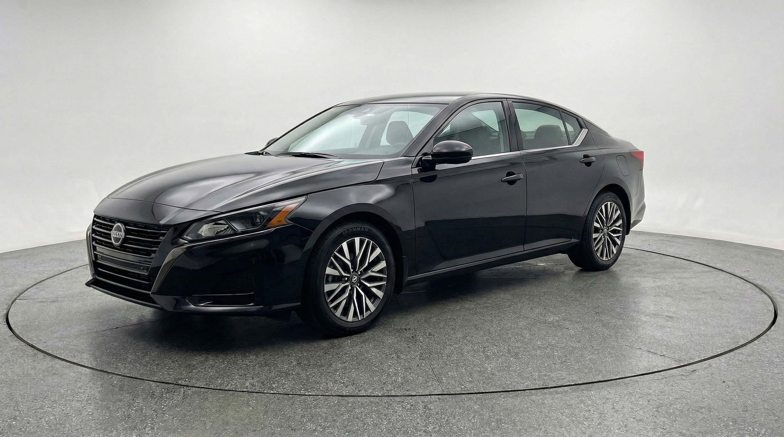 Thumbnail: 2025 Nissan Altima - 3