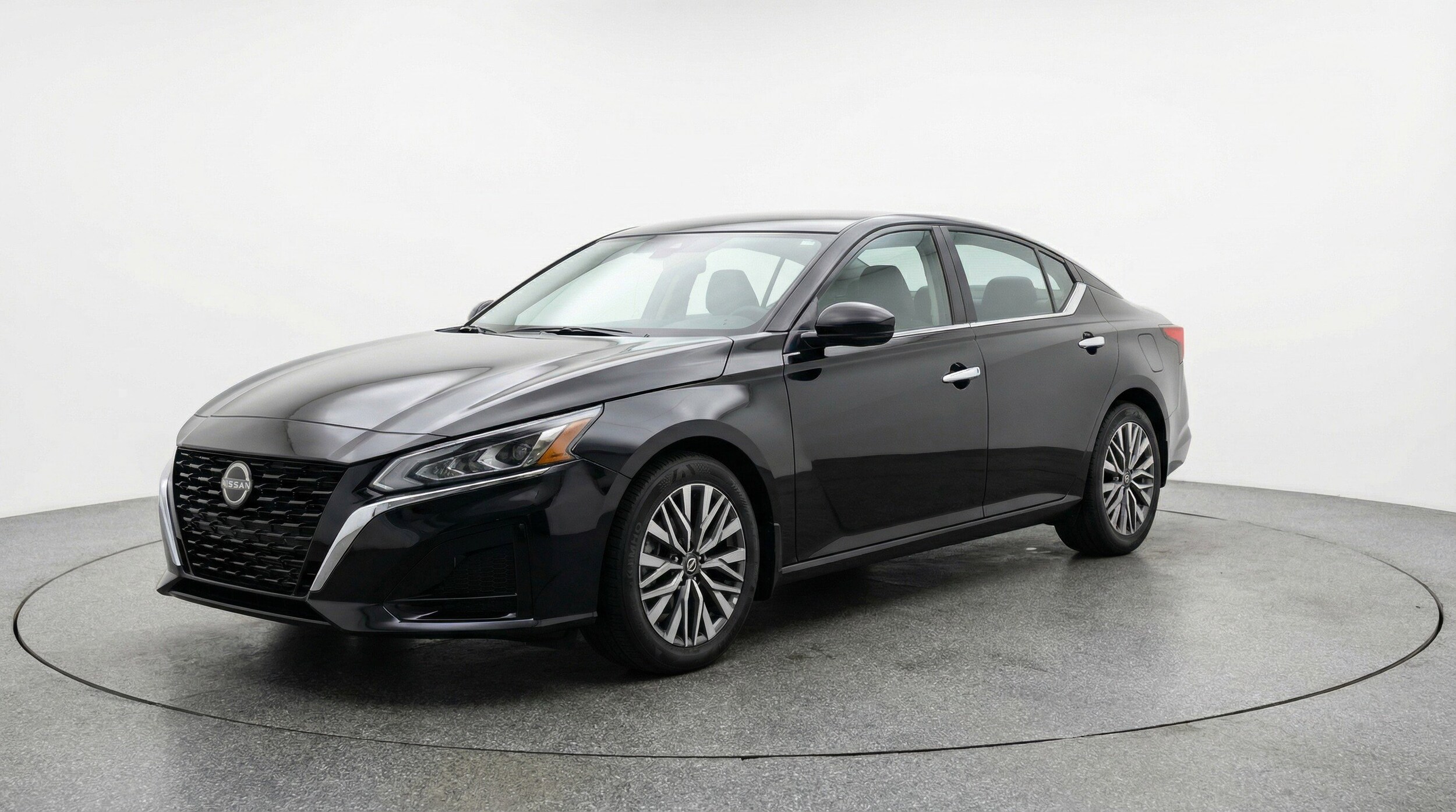 Thumbnail: 2025 Nissan Altima - 3