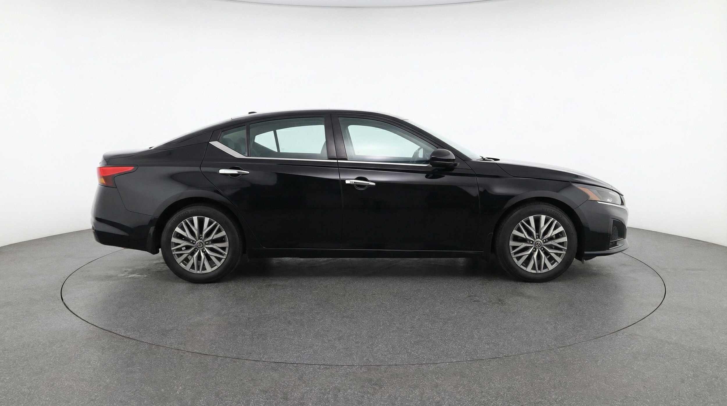 Thumbnail: 2025 Nissan Altima - 11