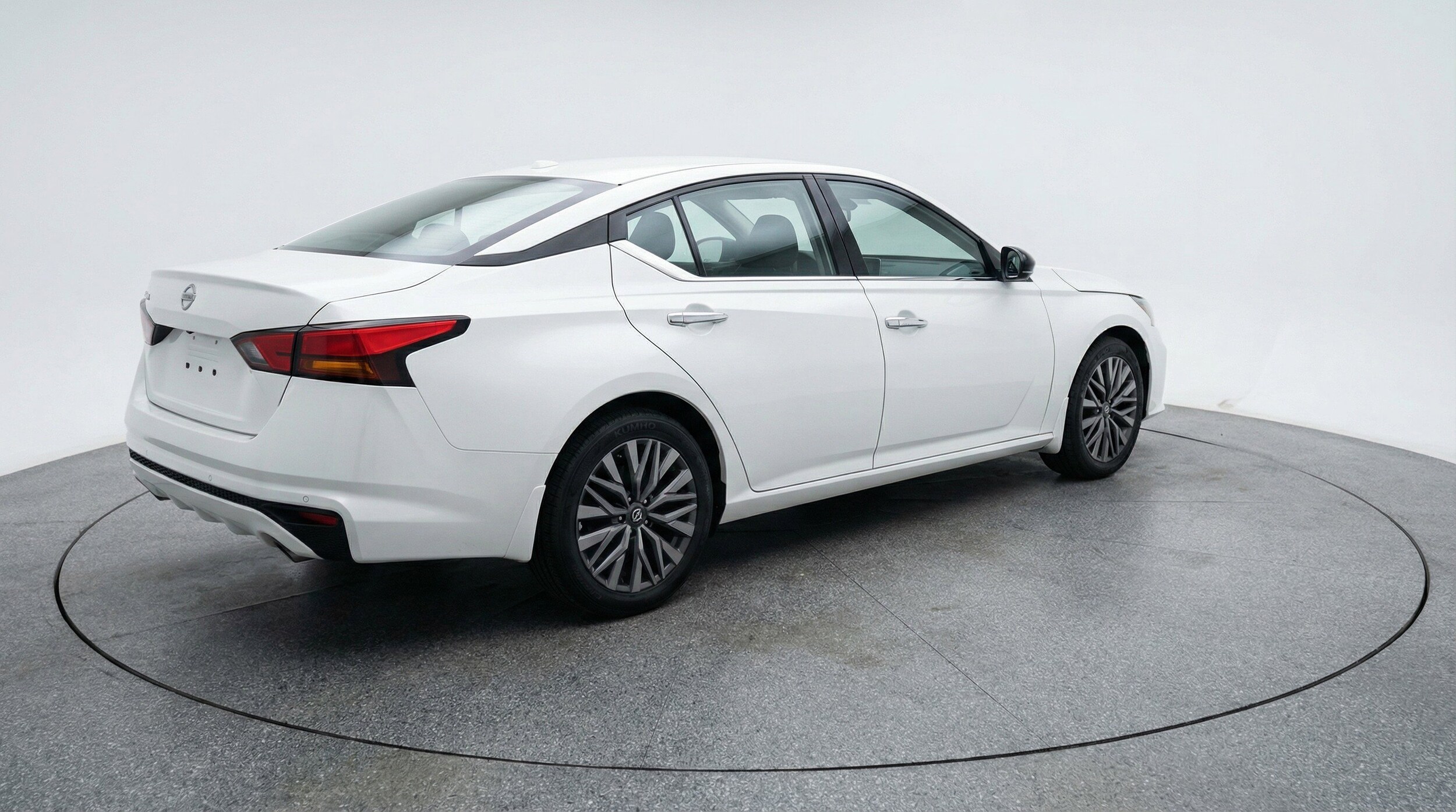 Thumbnail: 2025 Nissan Altima - 9