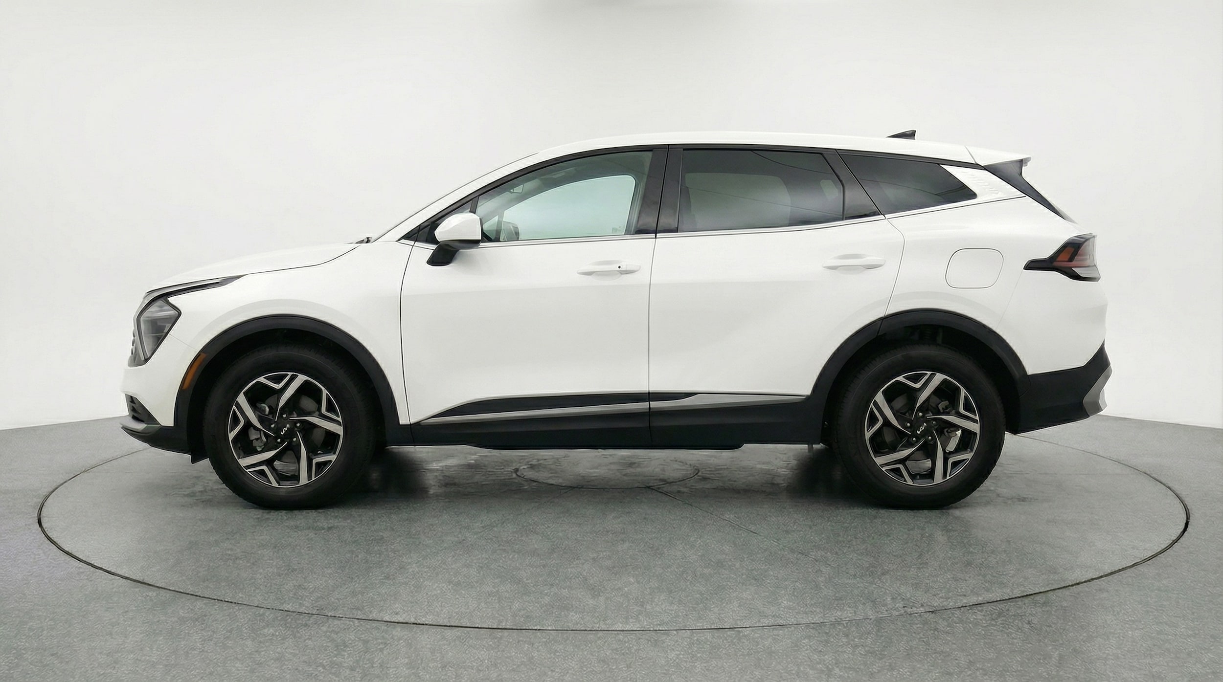 Thumbnail: 2025 Kia Sportage - 4