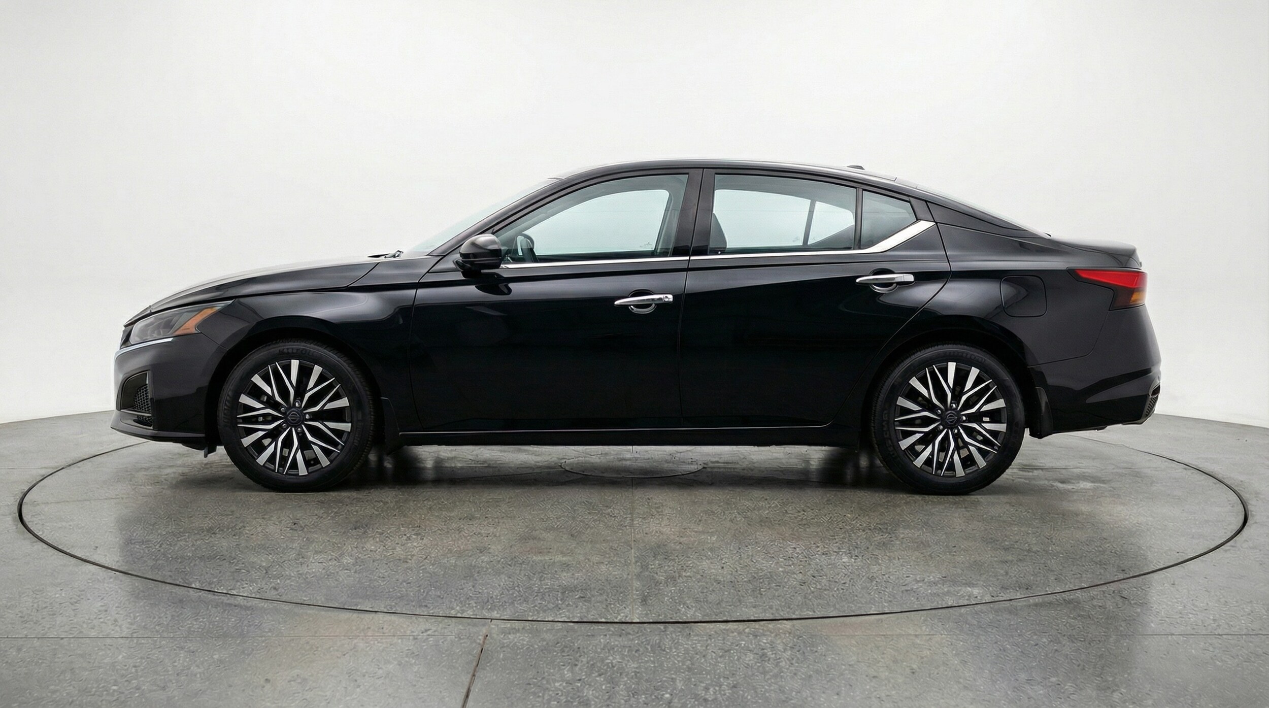 Thumbnail: 2025 Nissan Altima - 4