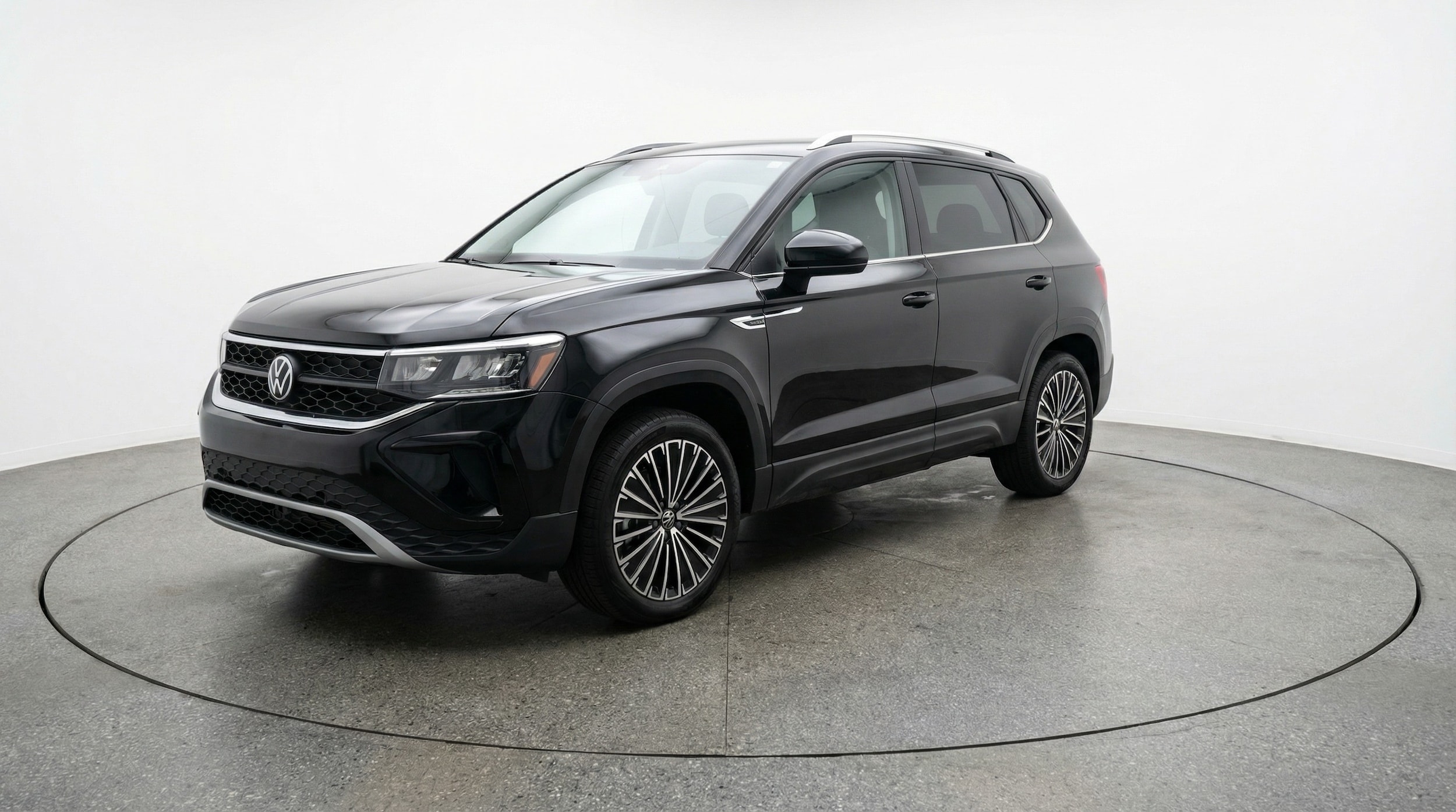 Thumbnail: 2025 Volkswagen Taos - 3