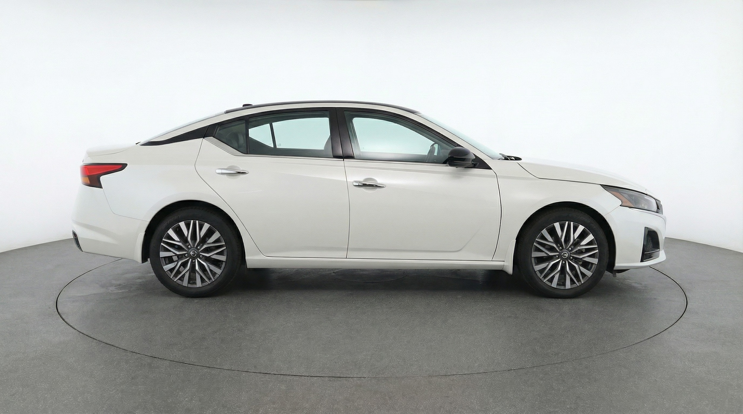 Thumbnail: 2025 Nissan Altima - 8