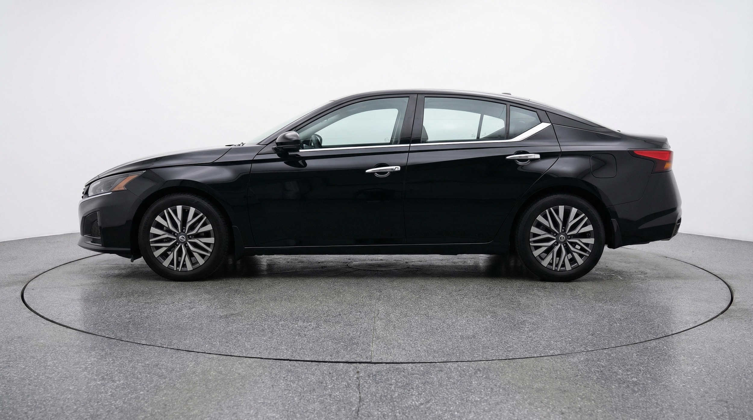 Thumbnail: 2025 Nissan Altima - 4