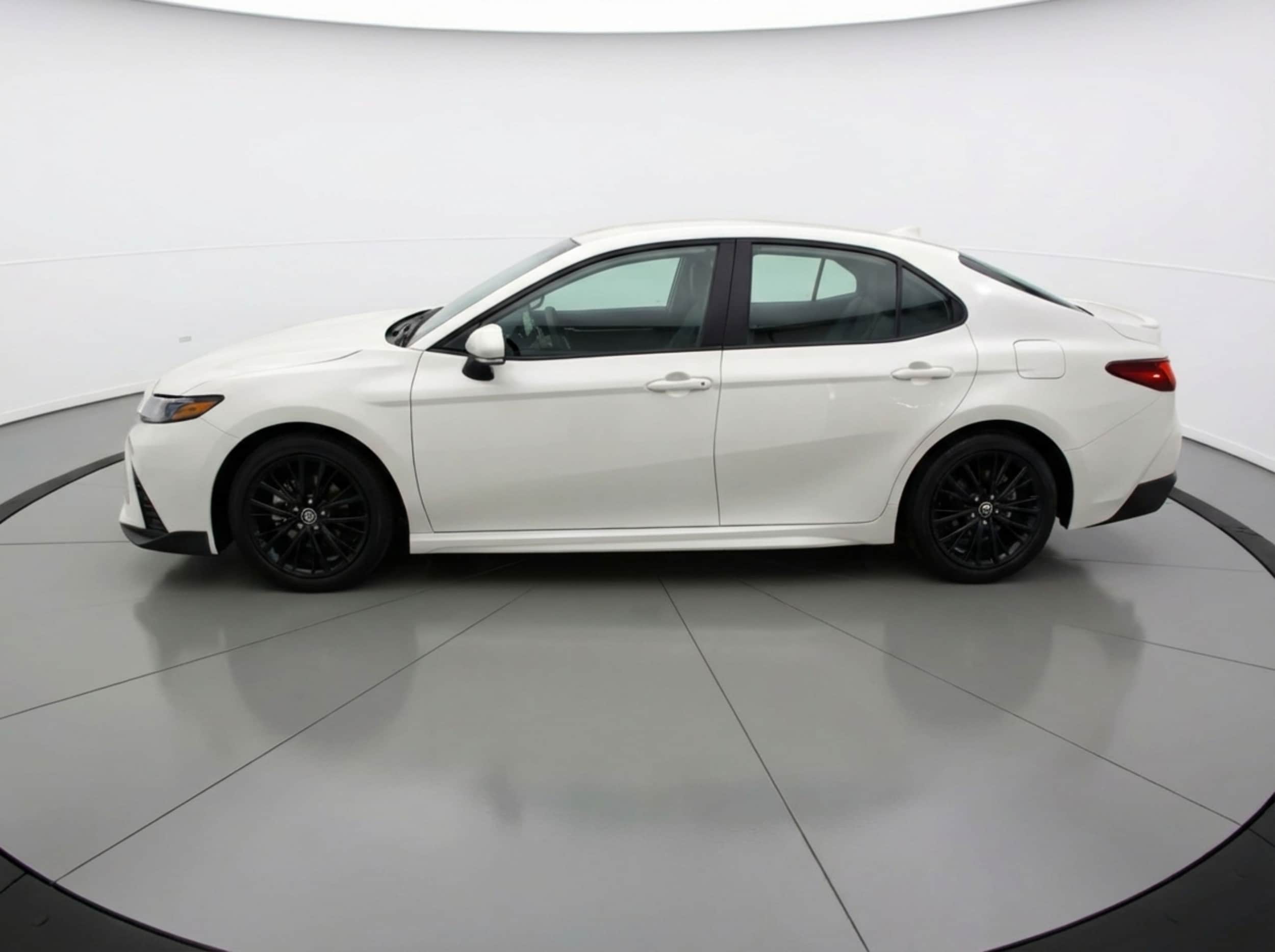 Thumbnail: 2025 Toyota Camry - 4