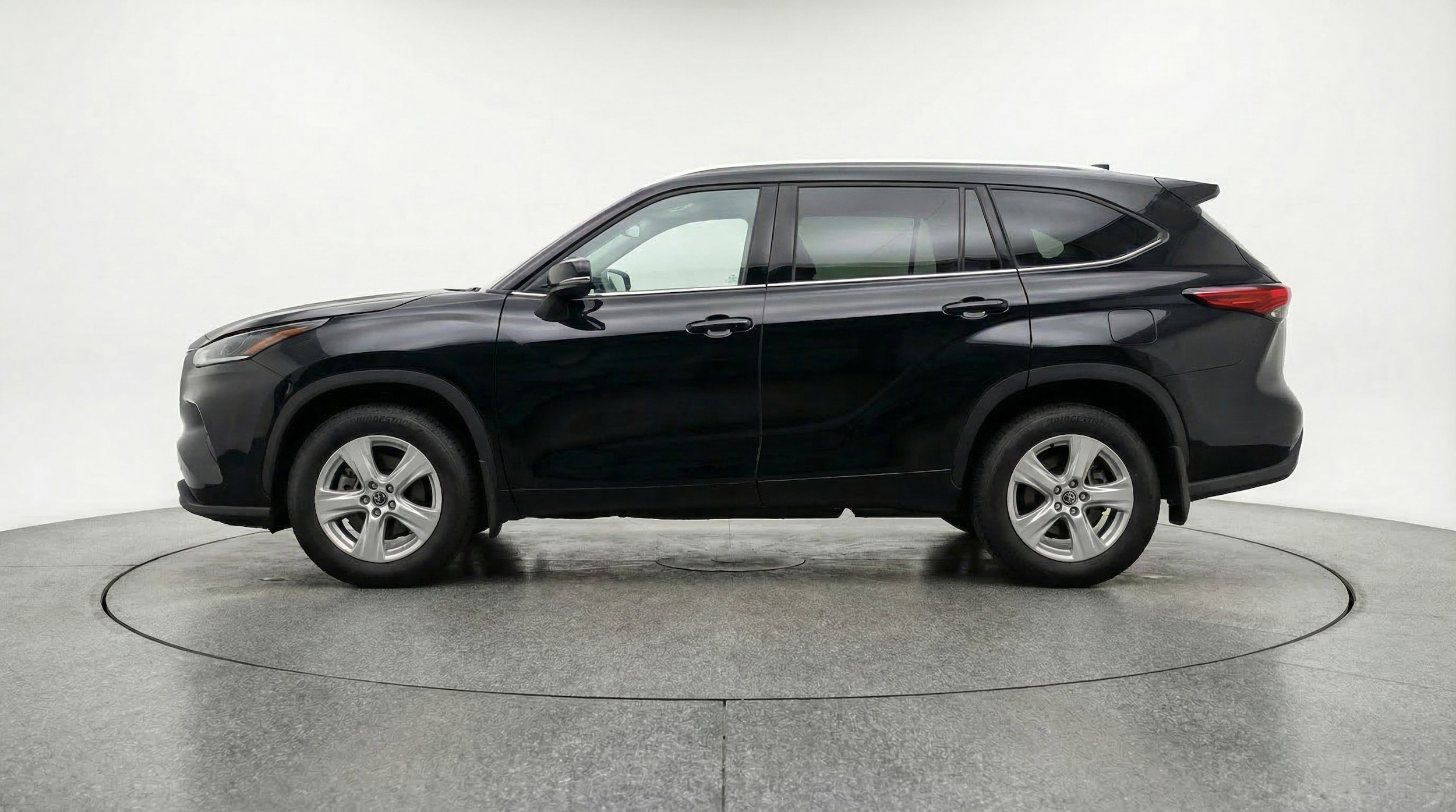 Thumbnail: 2025 Toyota Highlander - 5