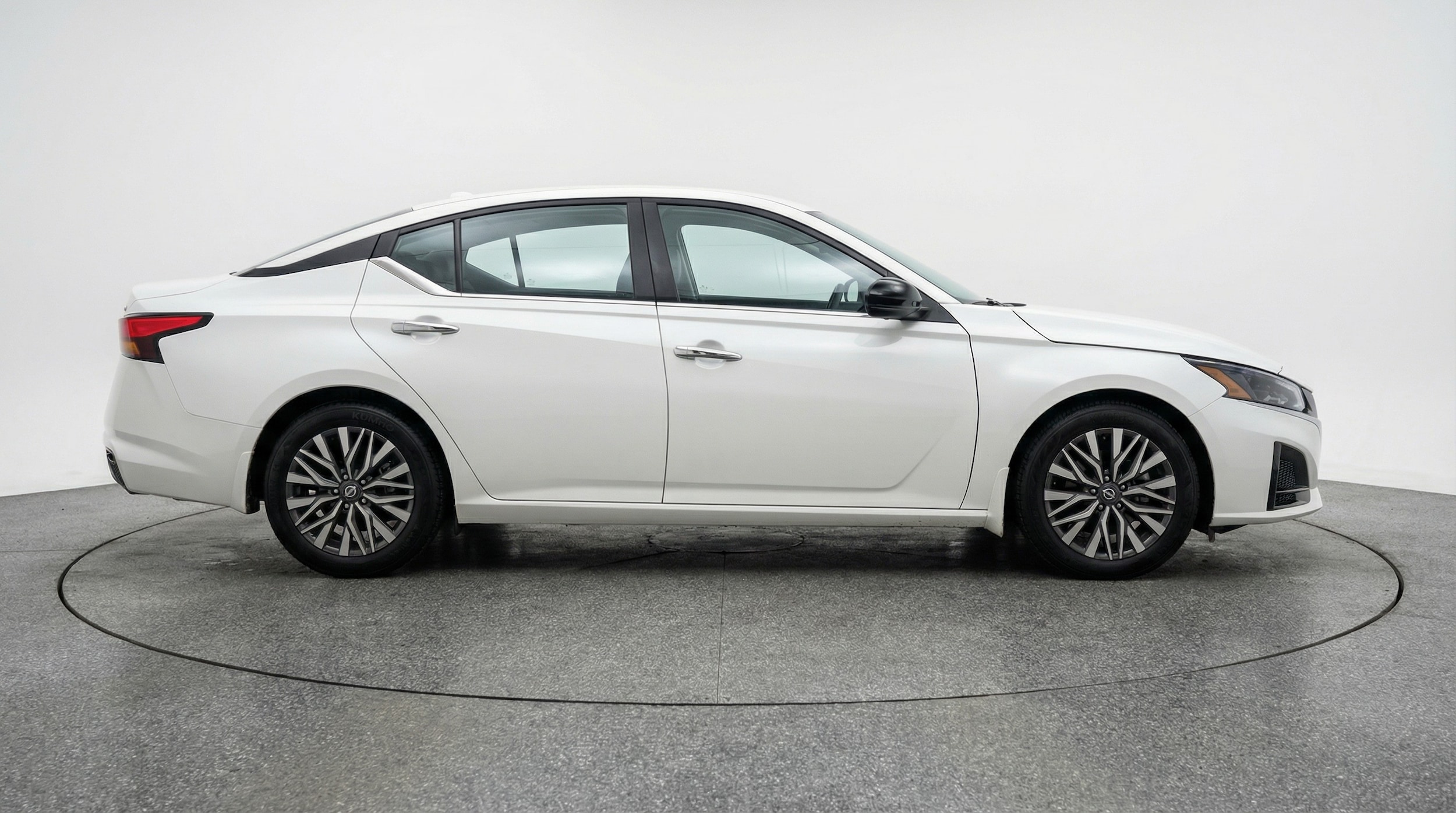 Thumbnail: 2025 Nissan Altima - 8