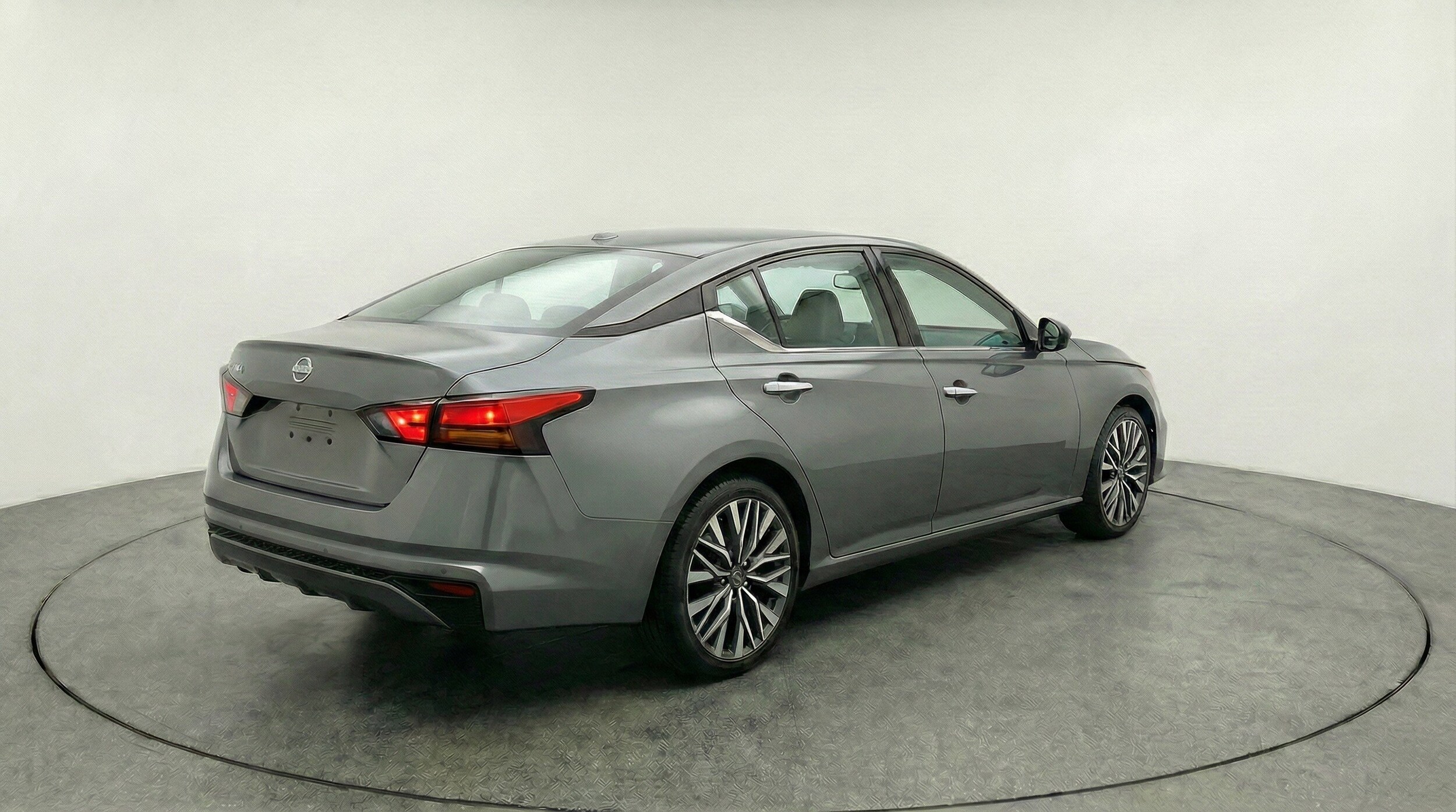Thumbnail: 2025 Nissan Altima - 9