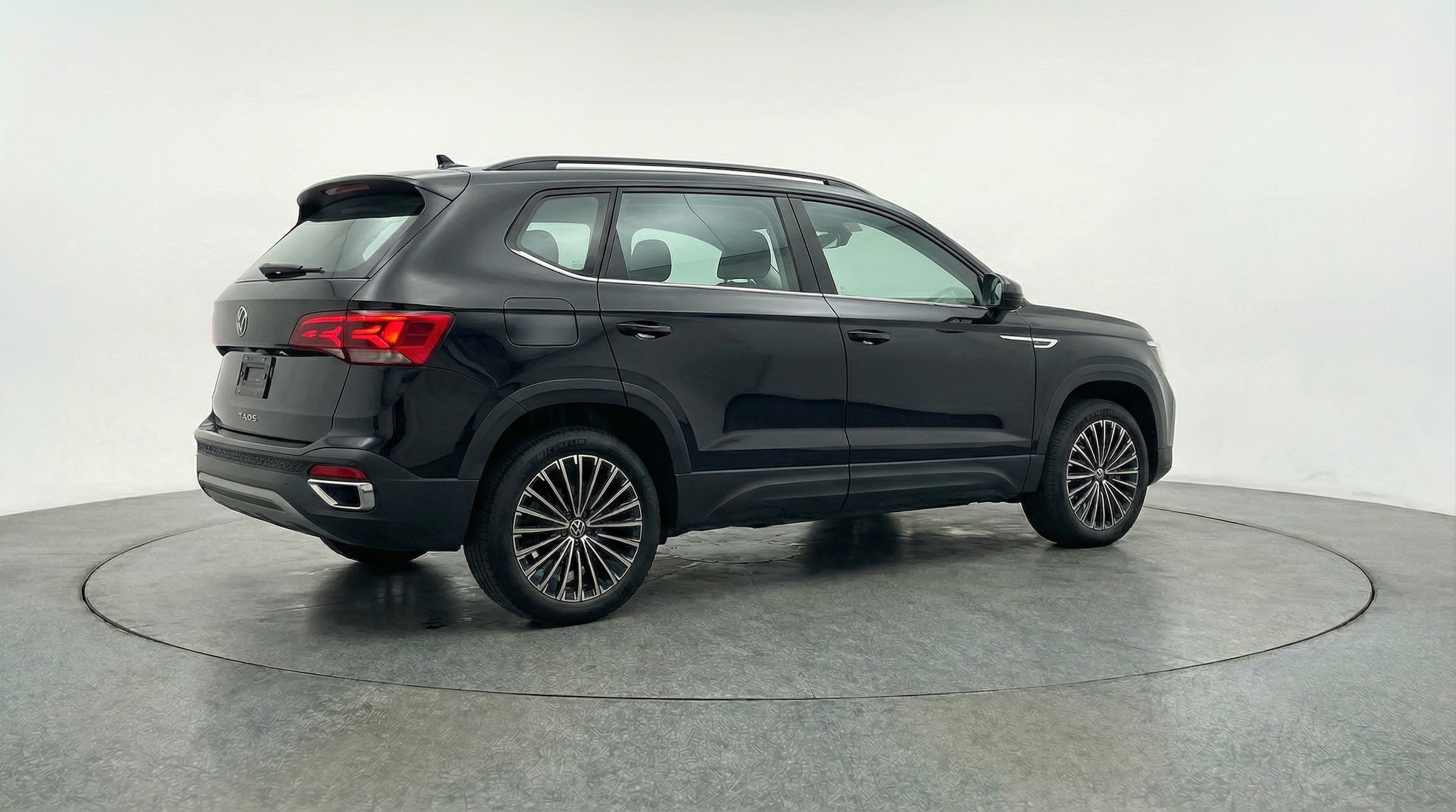 Thumbnail: 2025 Volkswagen Taos - 7