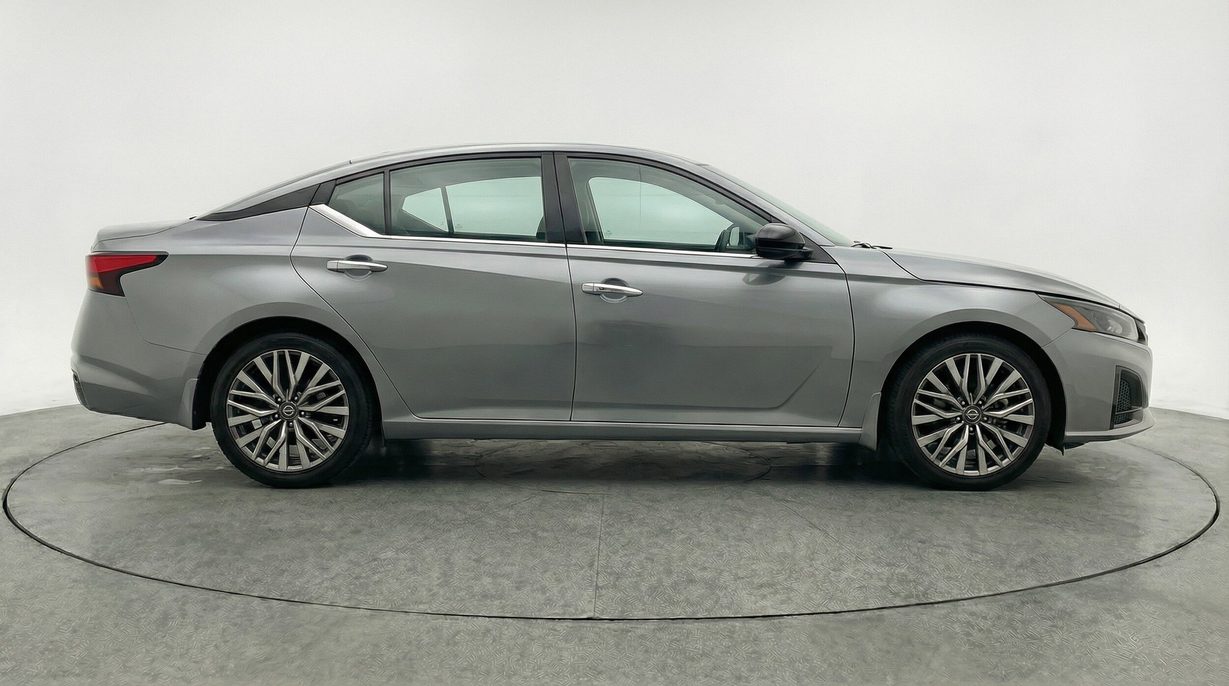 Thumbnail: 2025 Nissan Altima - 11