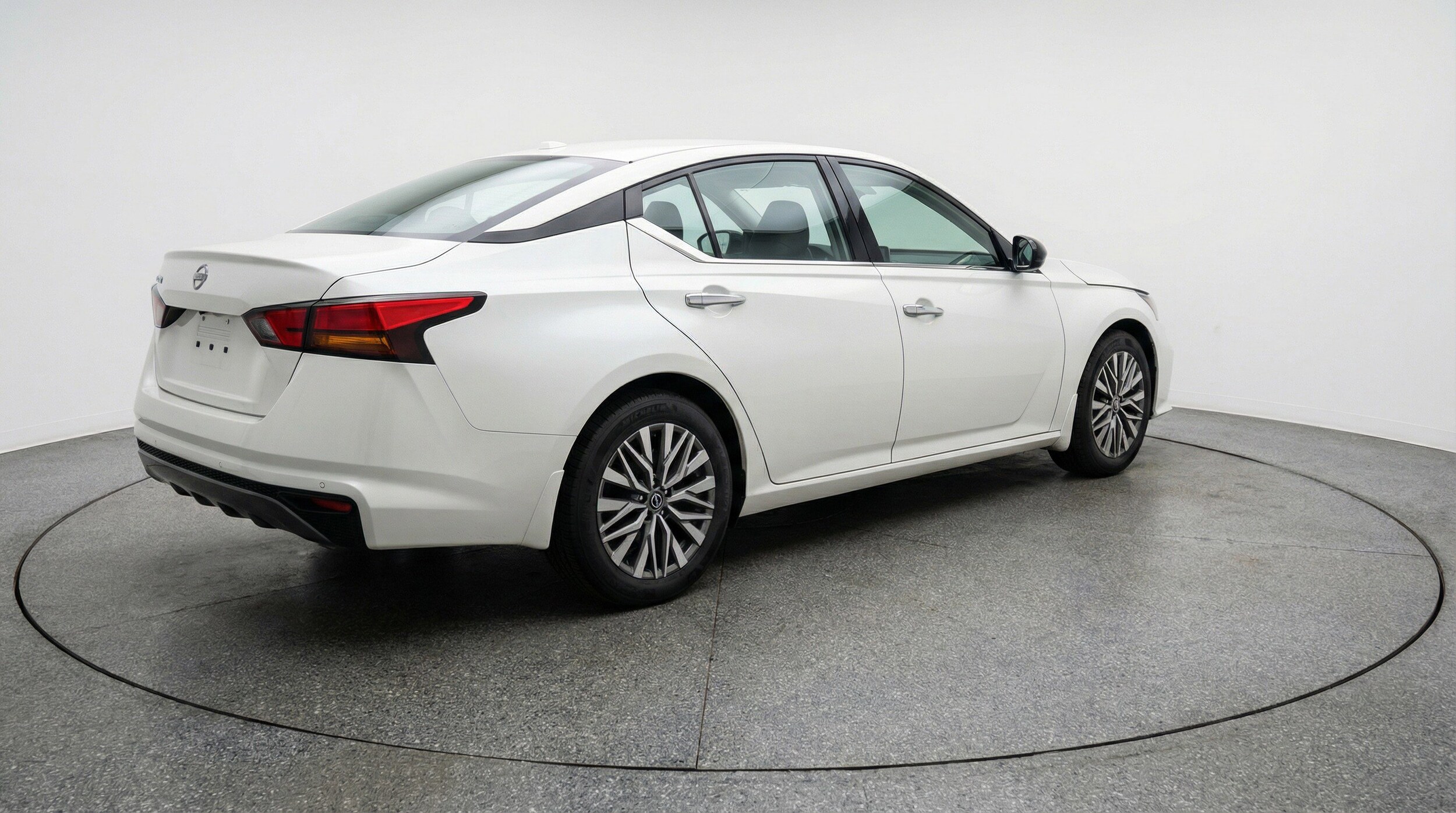 Thumbnail: 2025 Nissan Altima - 9