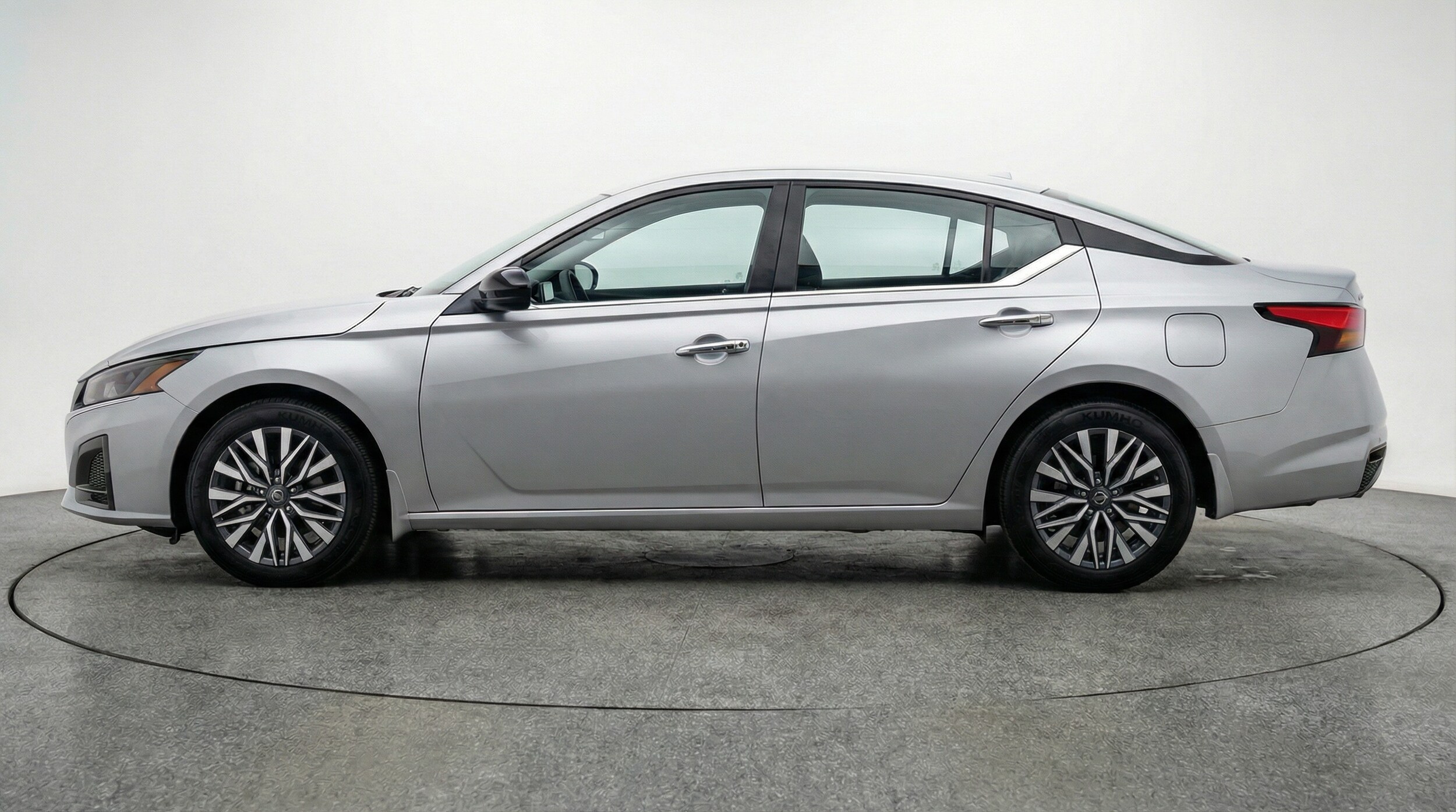 Thumbnail: 2025 Nissan Altima - 4