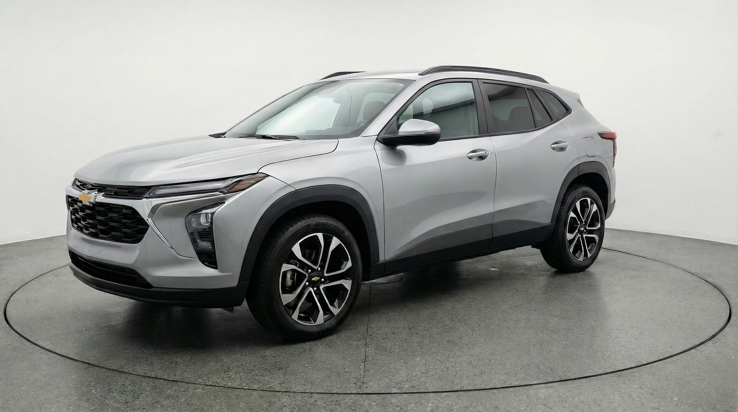 Thumbnail: 2025 Chevrolet Trax - 3