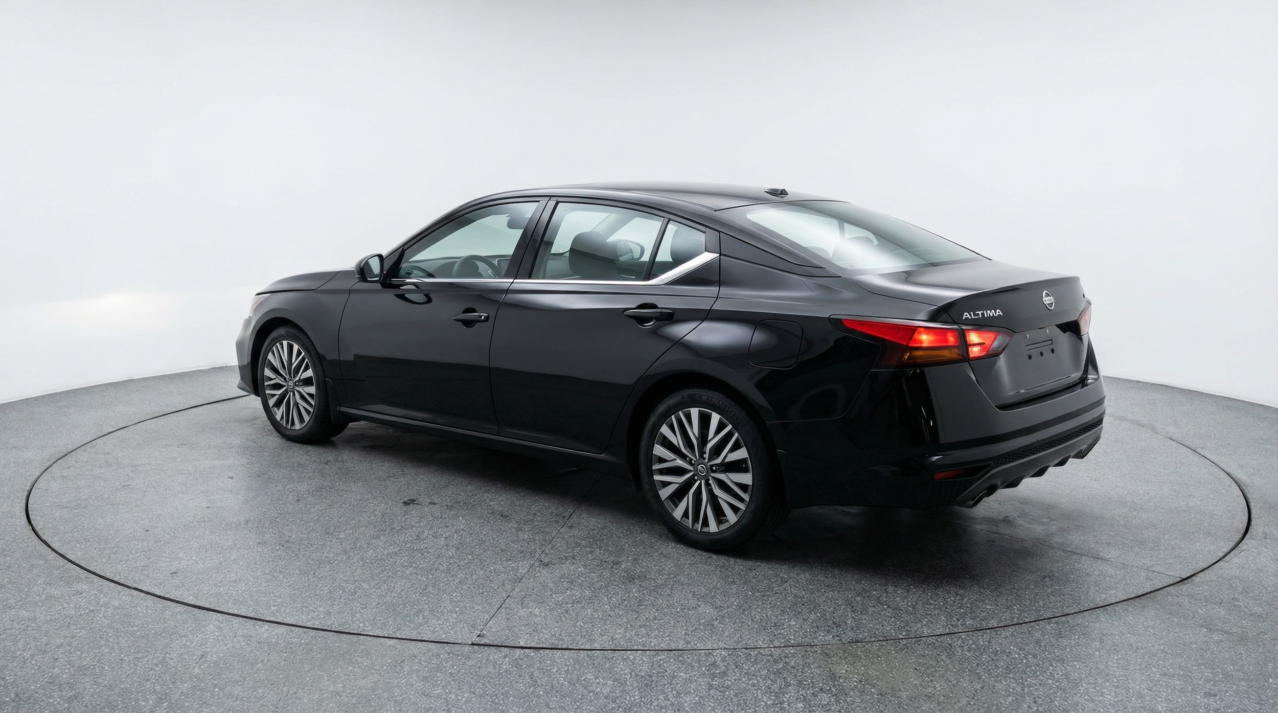 Thumbnail: 2025 Nissan Altima - 5