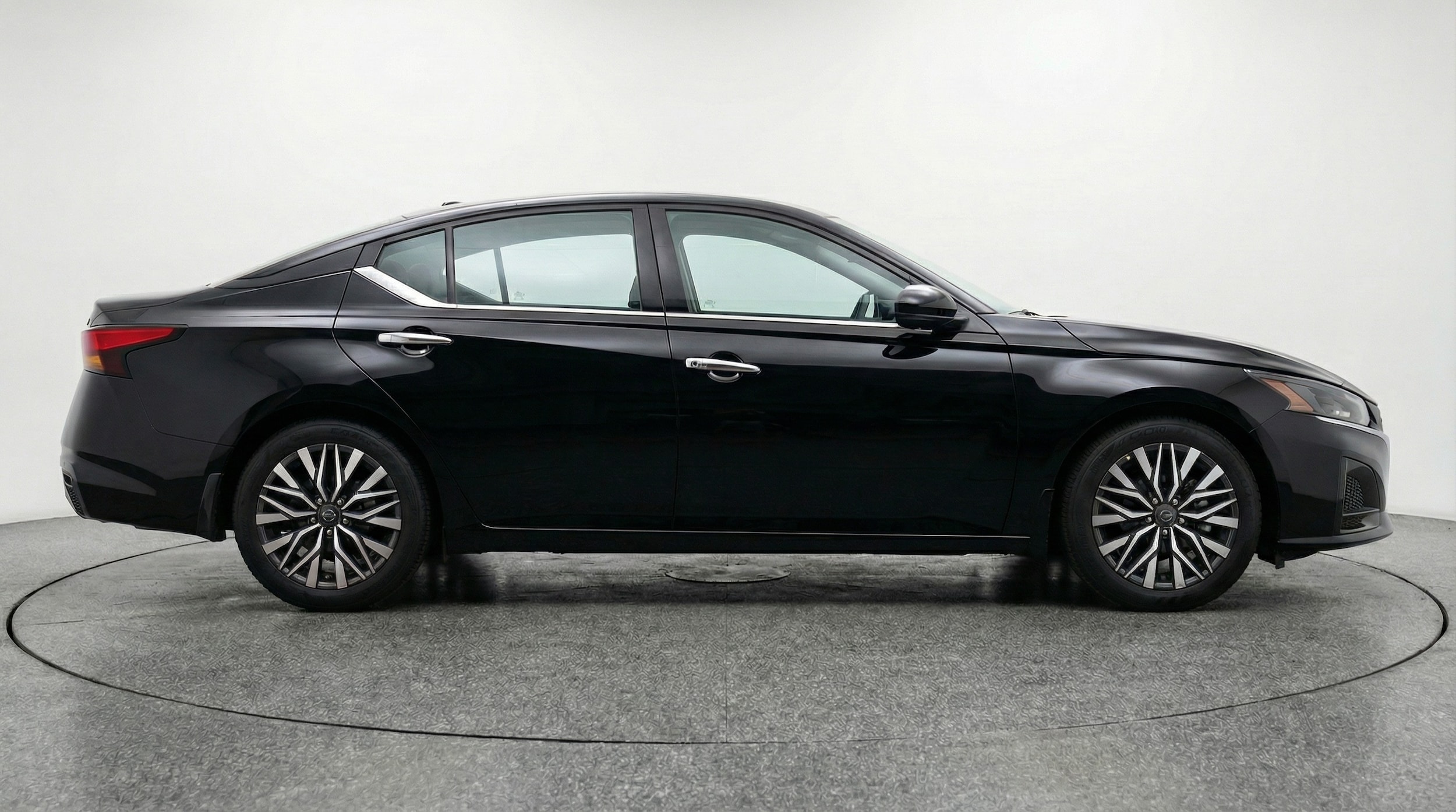 Thumbnail: 2025 Nissan Altima - 8