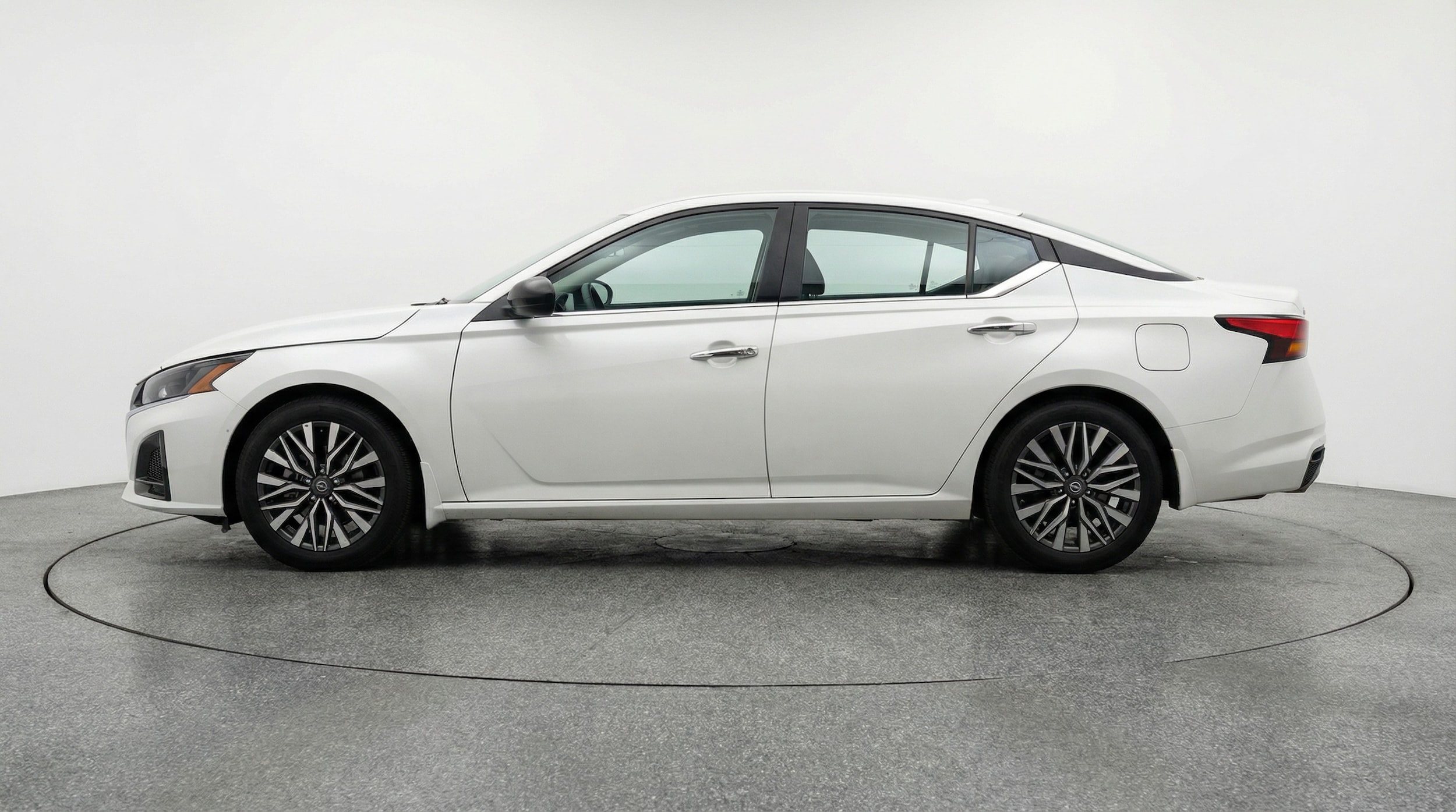 Thumbnail: 2025 Nissan Altima - 4