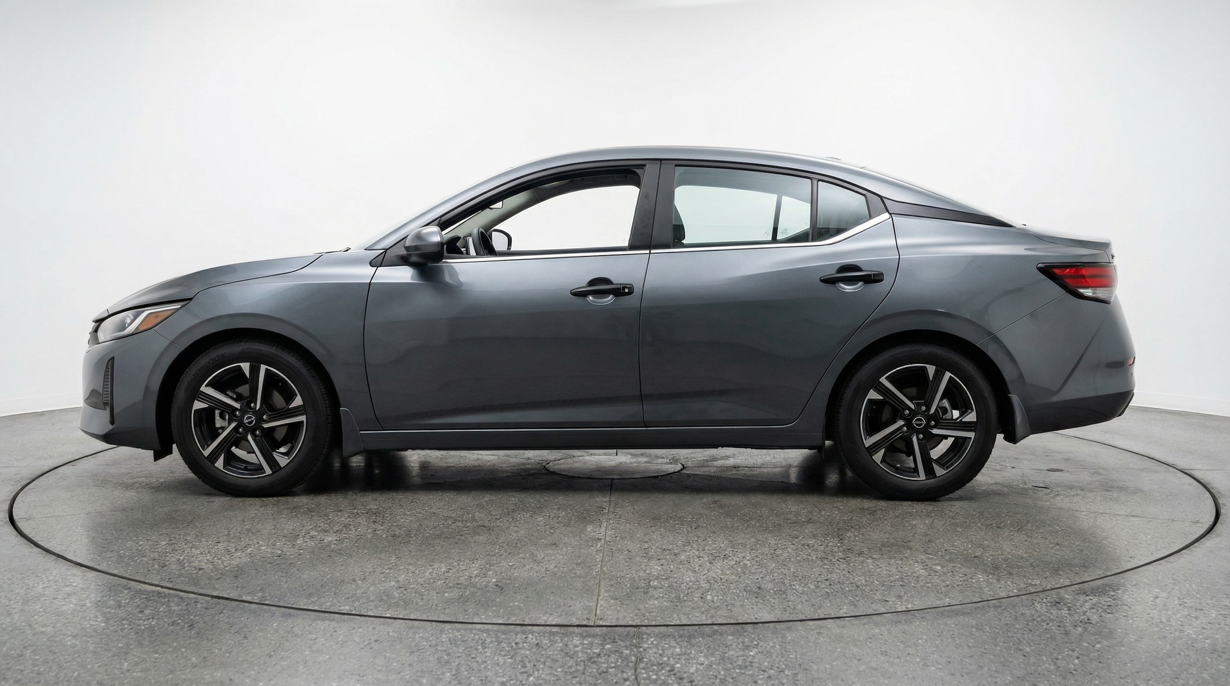 Thumbnail: 2025 Nissan Sentra - 4