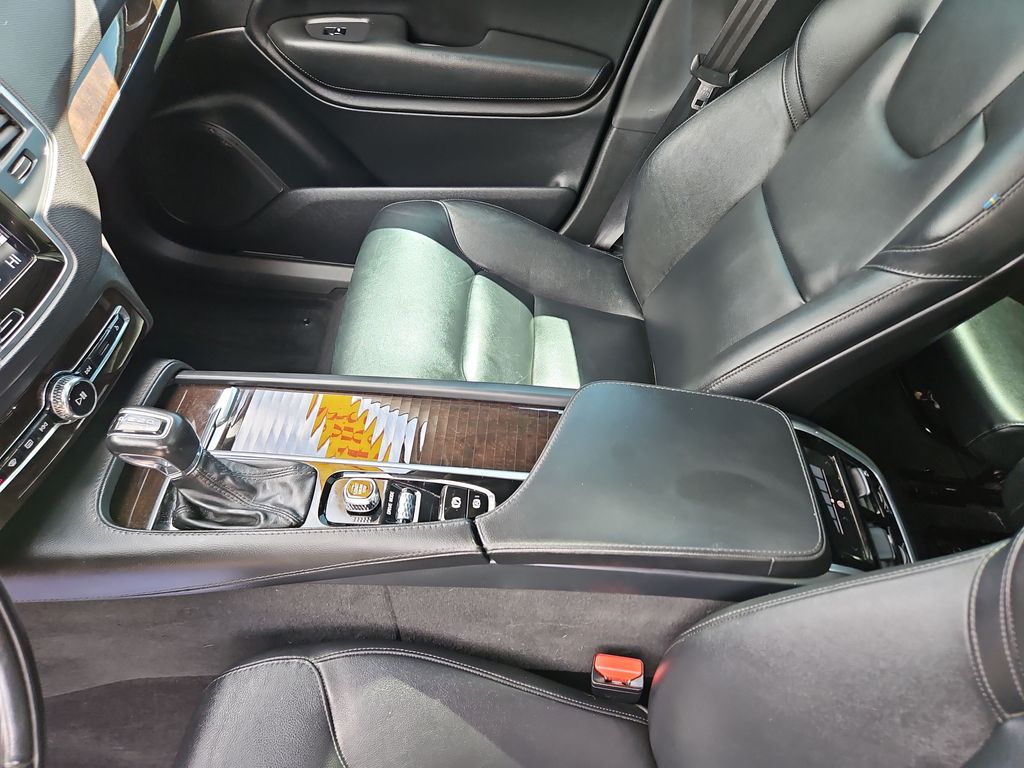 2019 Volvo XC90 Momentum - Photo 26