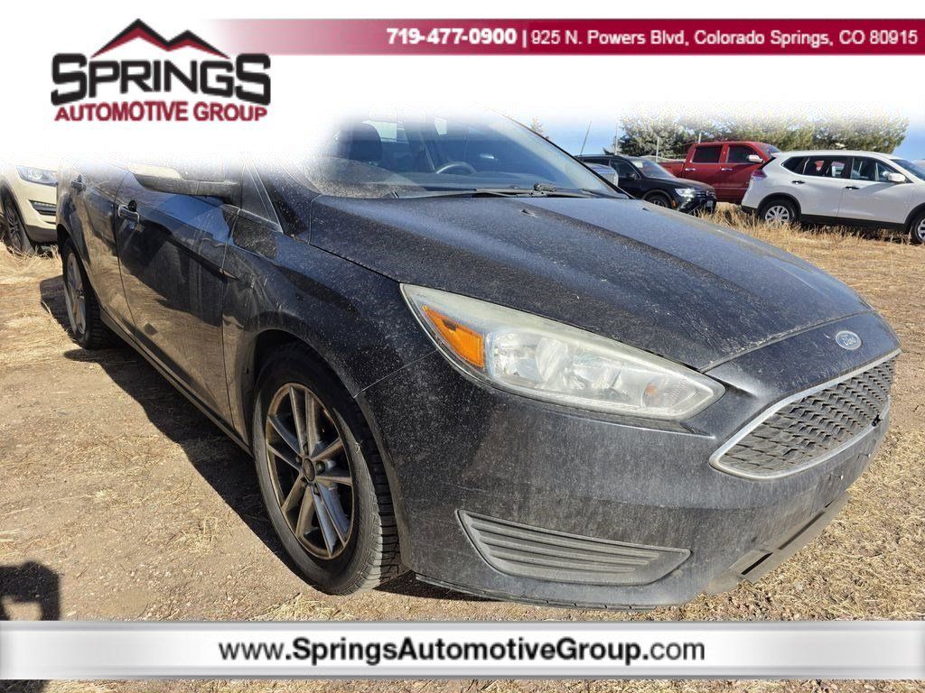 2015 Ford Focus SE's photo