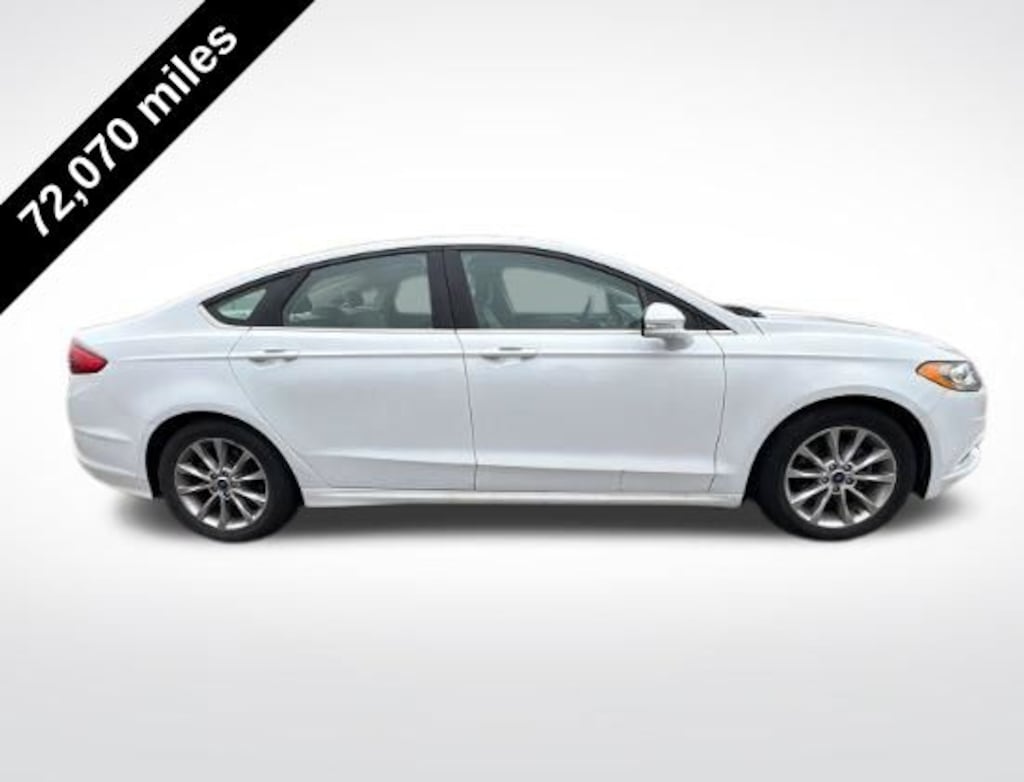 Used 2017 Ford Fusion SE Sedan
