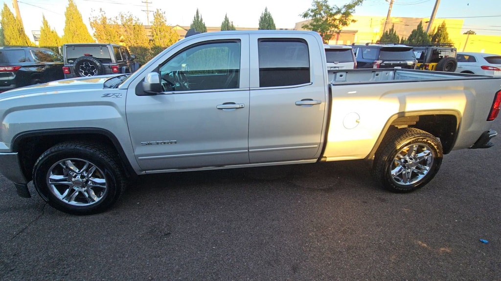Used 2018 GMC Sierra 1500 SLE Truck