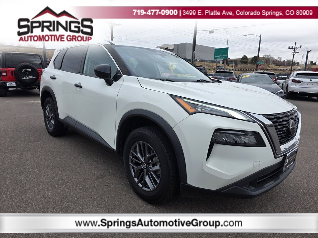 2021 Nissan Rogue S's photo