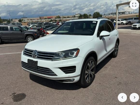 2017 Volkswagen Touareg Wolfsburg Edition photo 2