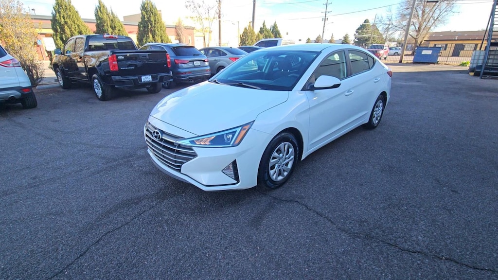 Used 2020 Hyundai Elantra SE Sedan