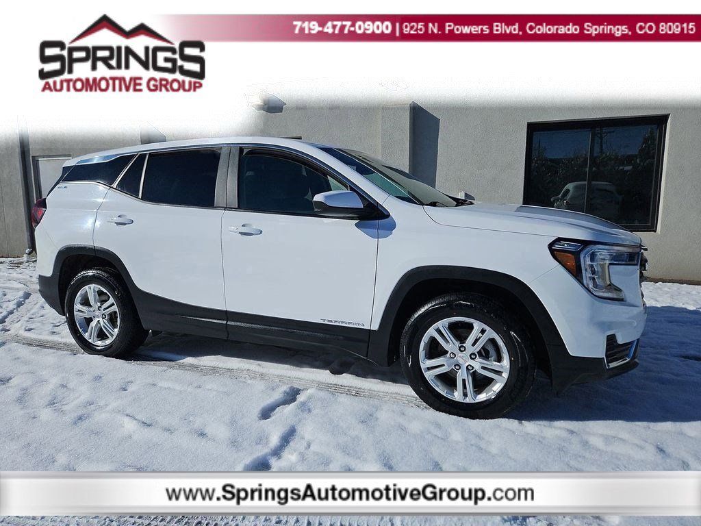 2024 GMC Terrain SLE's photo