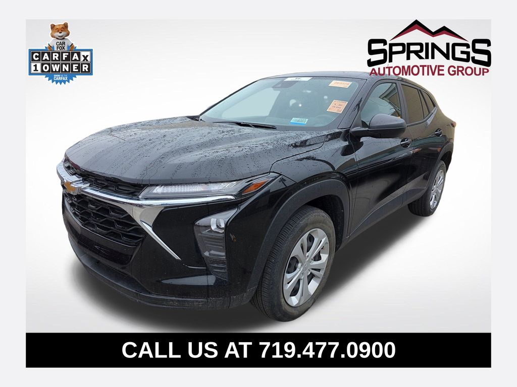 2024 Chevrolet Trax LS's photo