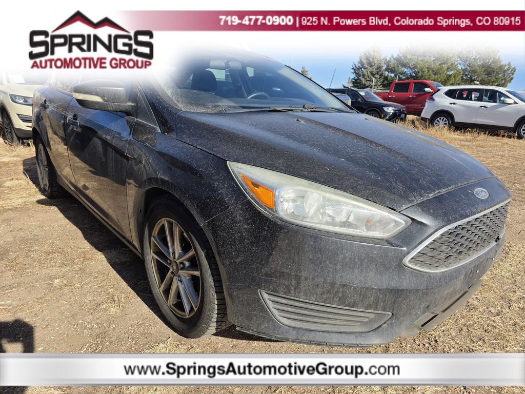 2015 Ford Focus SE's photo