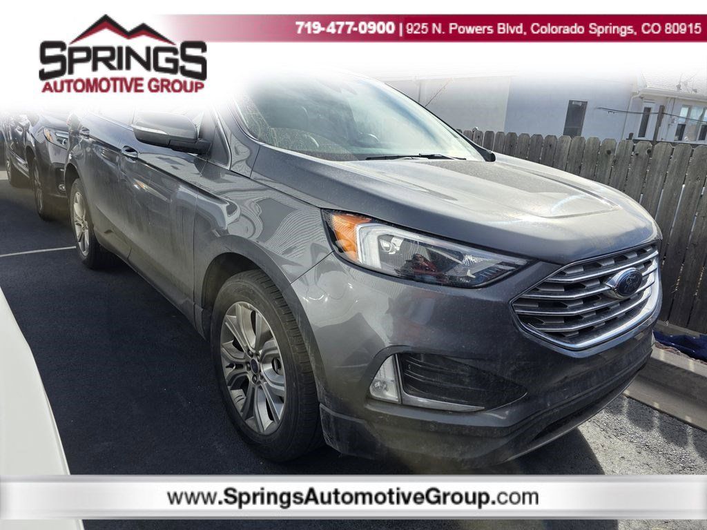 2022 Ford Edge Titanium's photo