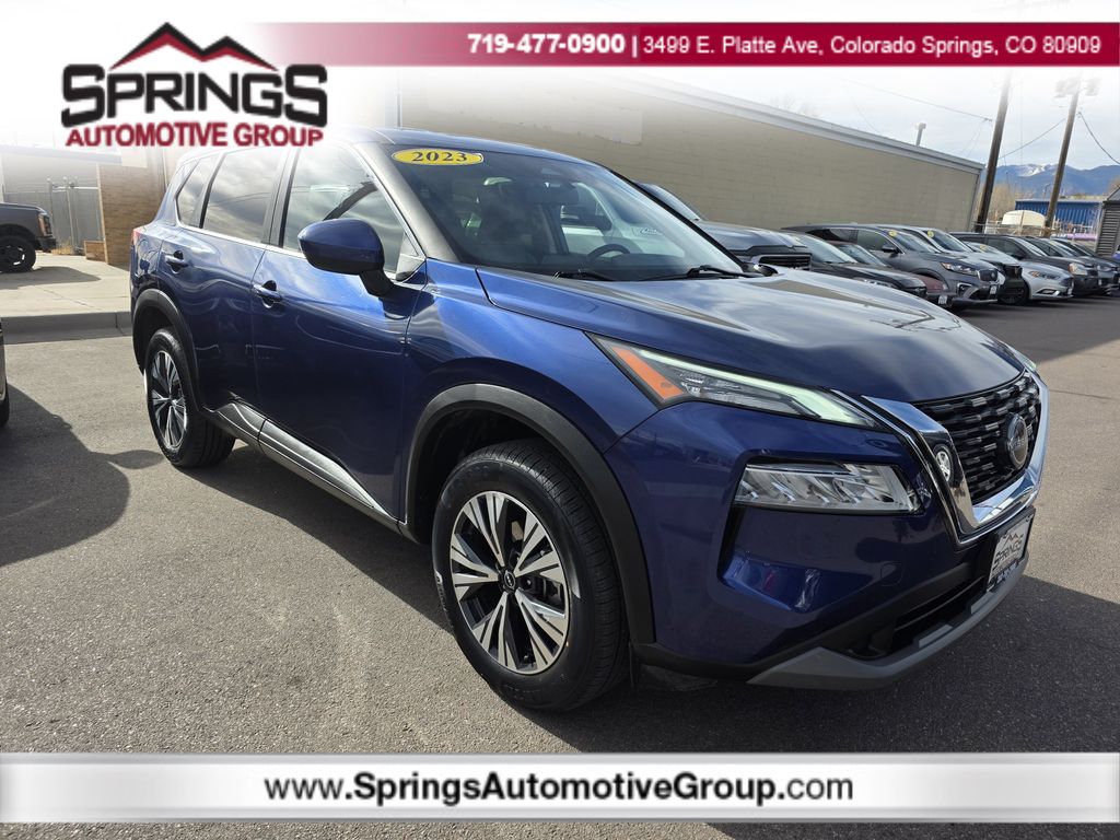 2023 Nissan Rogue SV's photo
