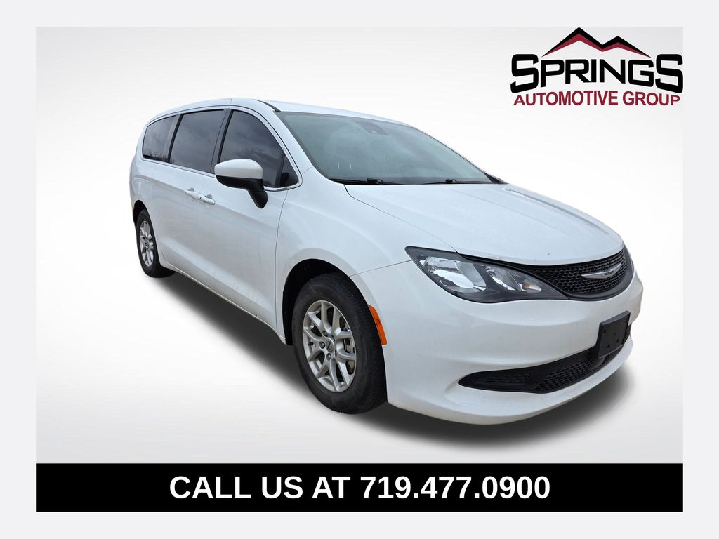 2023 Chrysler Voyager LX