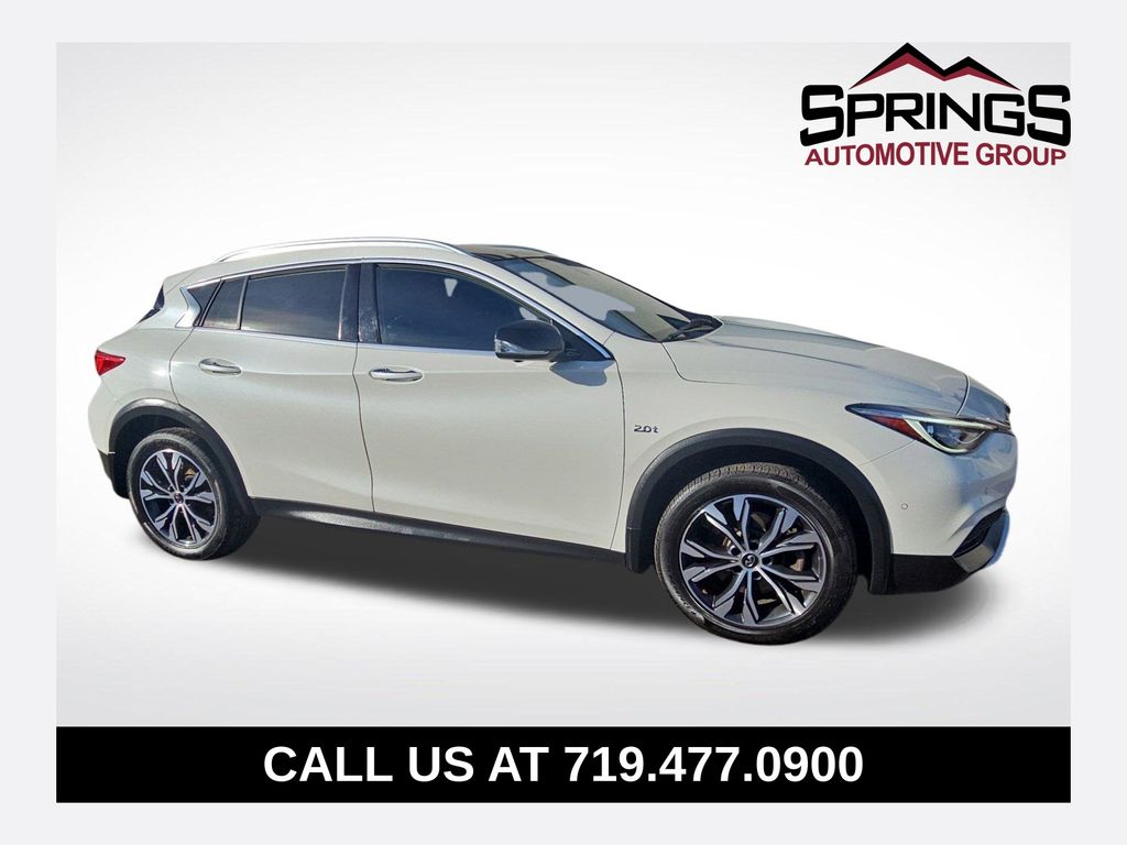 2019 INFINITI QX30's photo