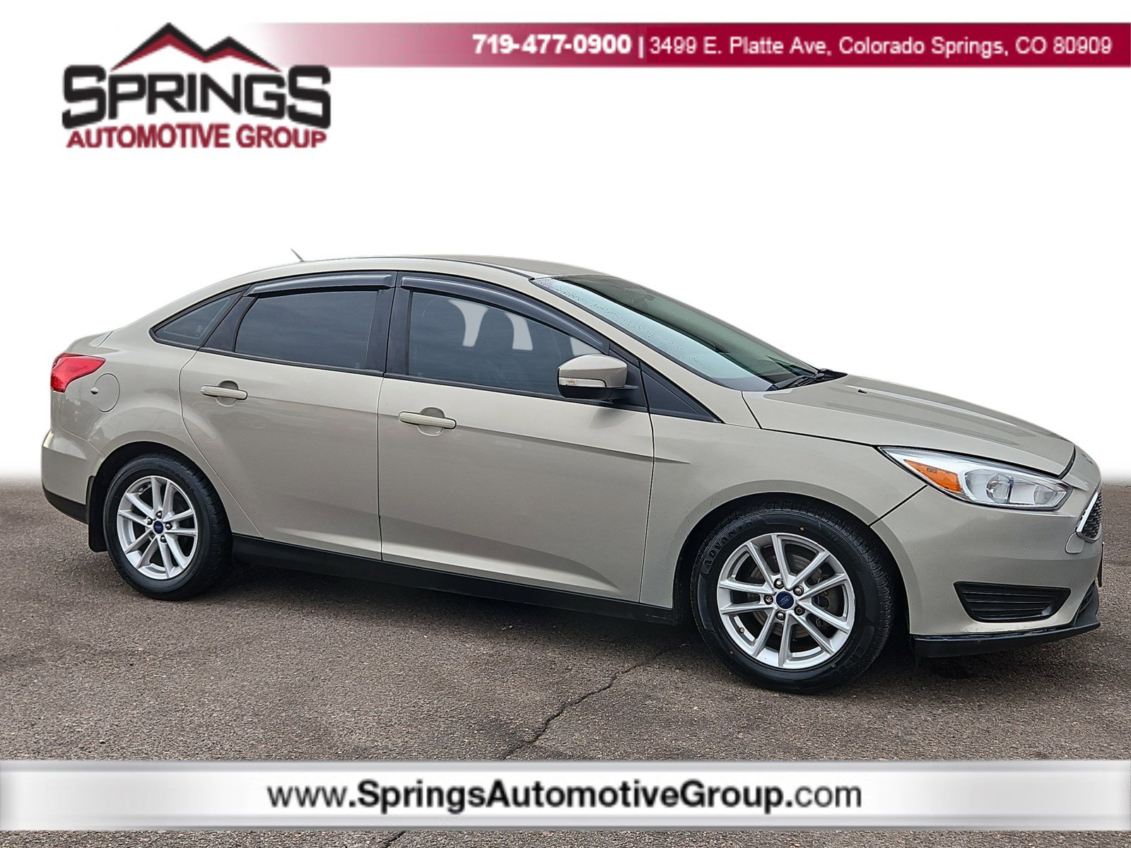 2016 Ford Focus SE's photo