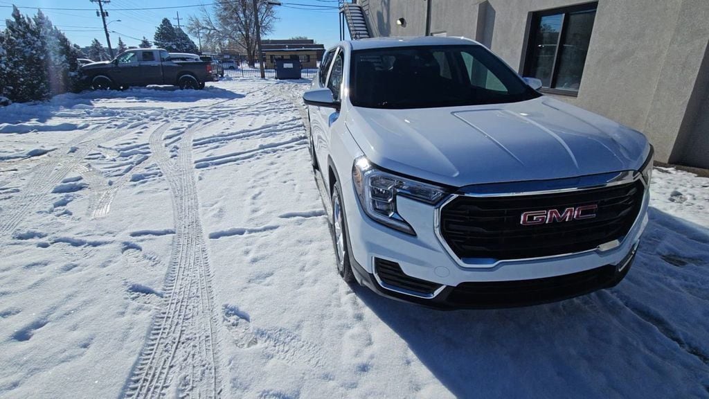 Used 2024 GMC Terrain SLE SUV