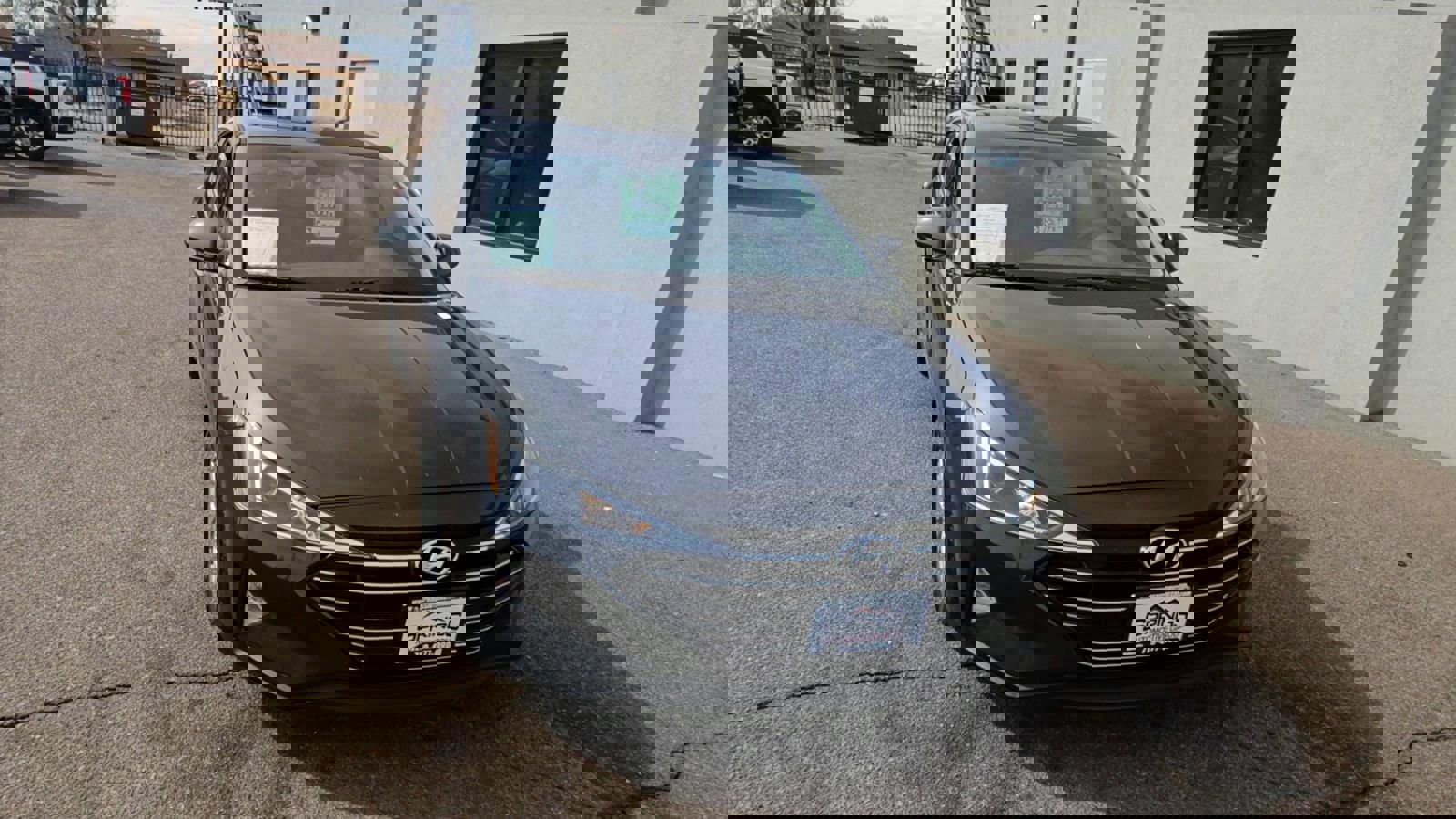 2020 Hyundai Elantra SEL photo 2