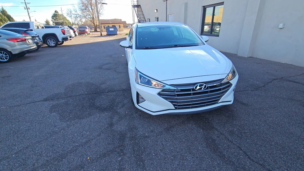 Used 2020 Hyundai Elantra SE Sedan